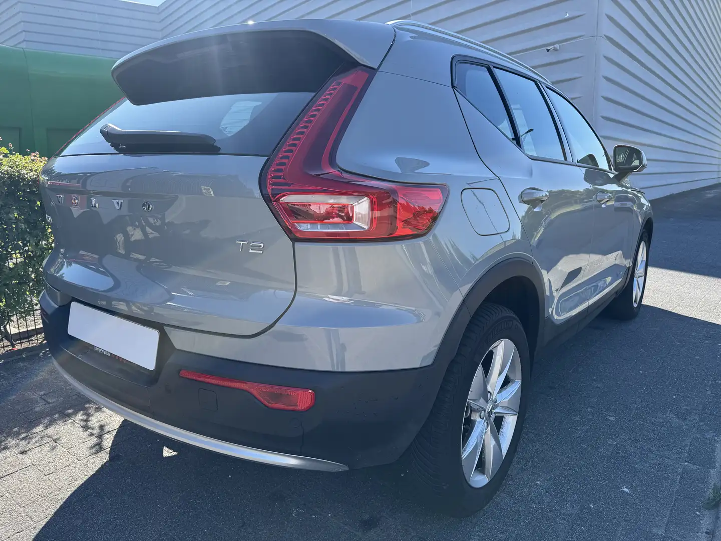 Volvo XC40 T2 Momentum Pro - 1