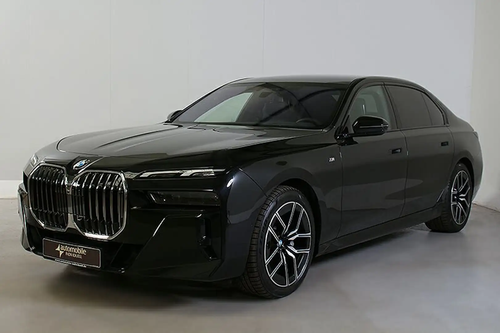 BMW 740 d xDr. M Sportpaket ACC Standh Panorama Autob Noir - 2