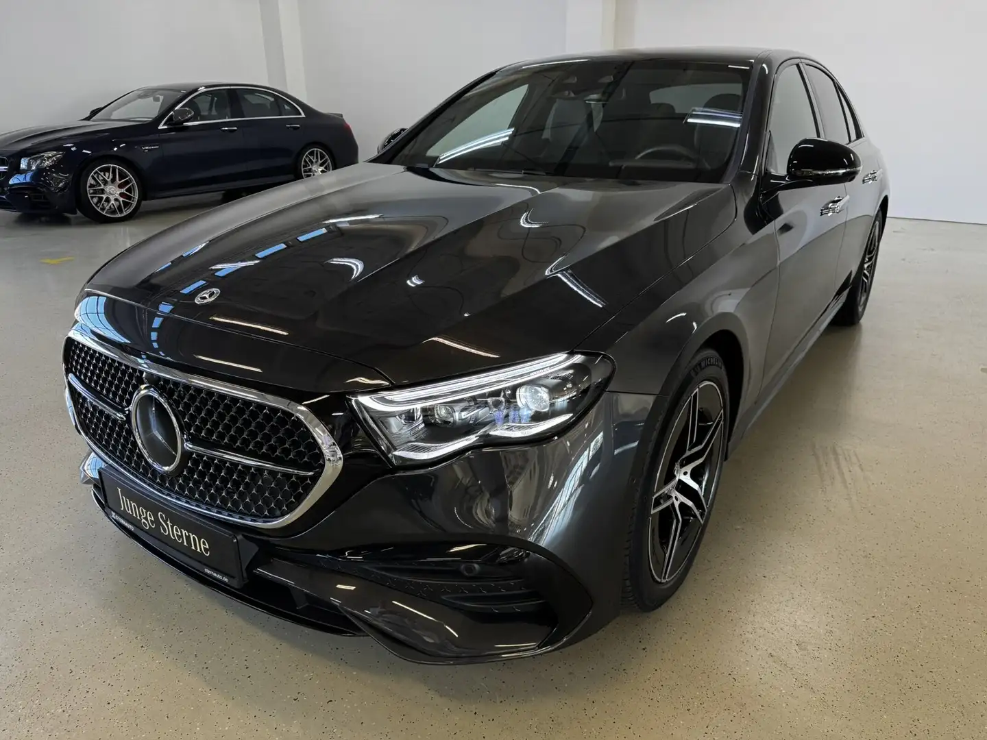 Mercedes-Benz E 450 E 450 d 4M AMG Adv Plus Distr 360 Cam AHK Spur Grau - 2