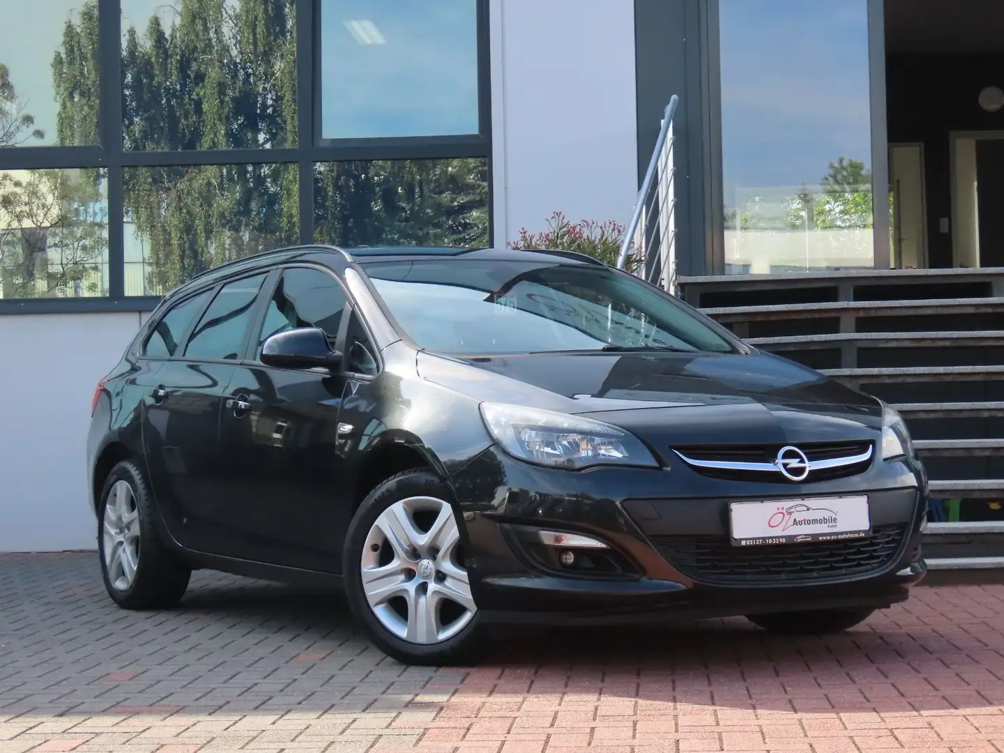 Opel Astra J Sports Tourer Klimaauto. Sitzheizung Noir - 1