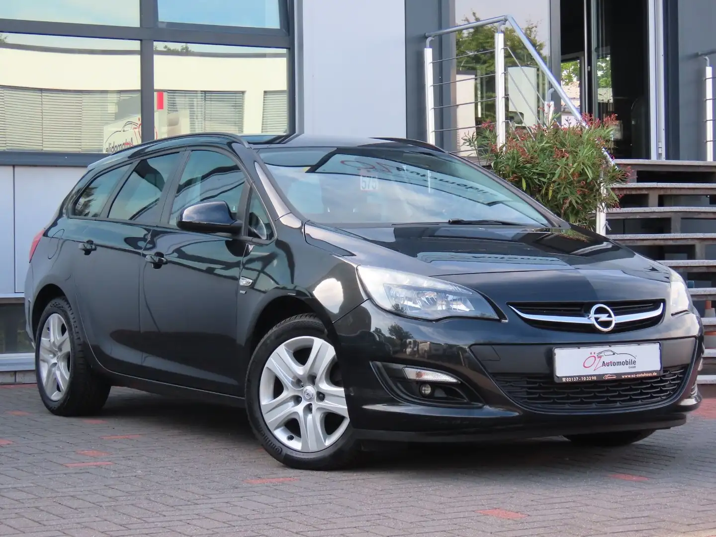 Opel Astra J Sports Tourer Klimaauto. Sitzheizung Noir - 2