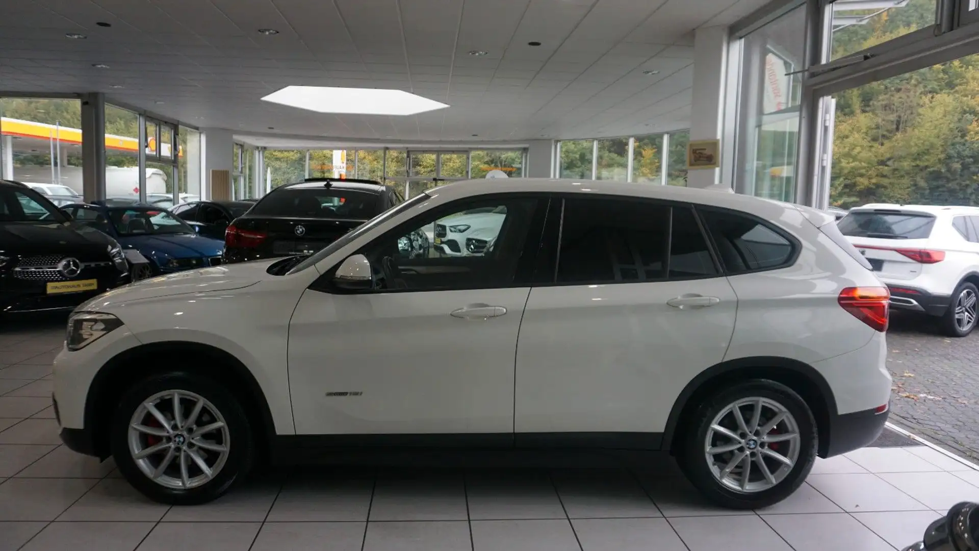 BMW X1 sDrive 18 i *NAVIGATION*Elektr.Heckklappe* Blanc - 2