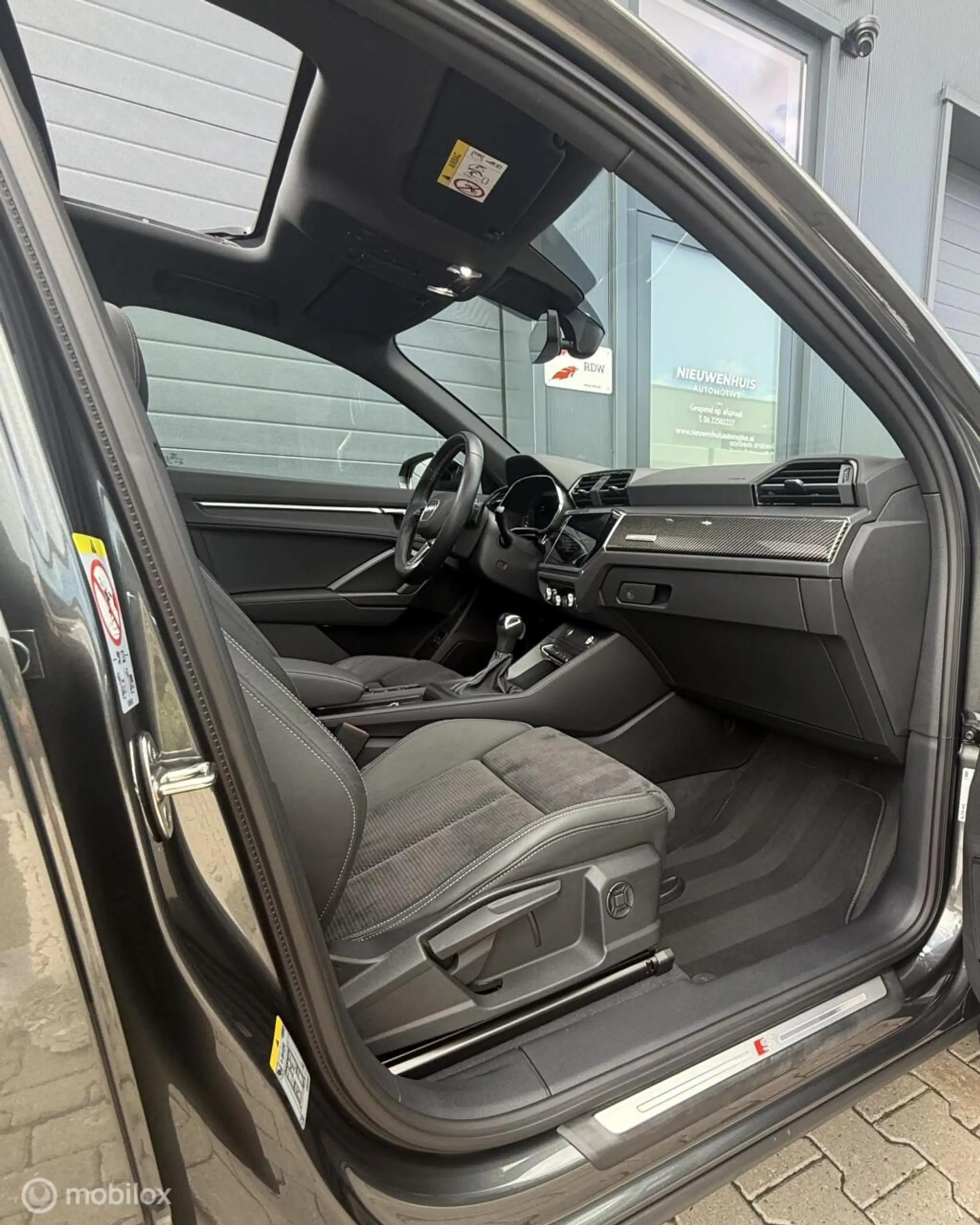 Audi Q3 Sportback 45 TFSI e S Edition Matrix l 360 l Pano — photo 20
