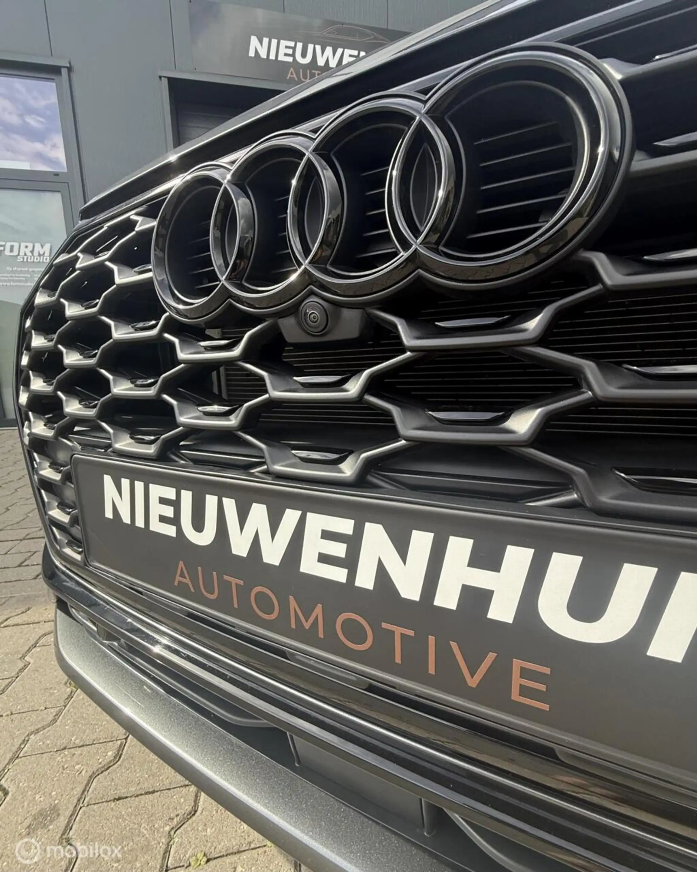 Audi Q3 Sportback 45 TFSI e S Edition Matrix l 360 l Pano — photo 18