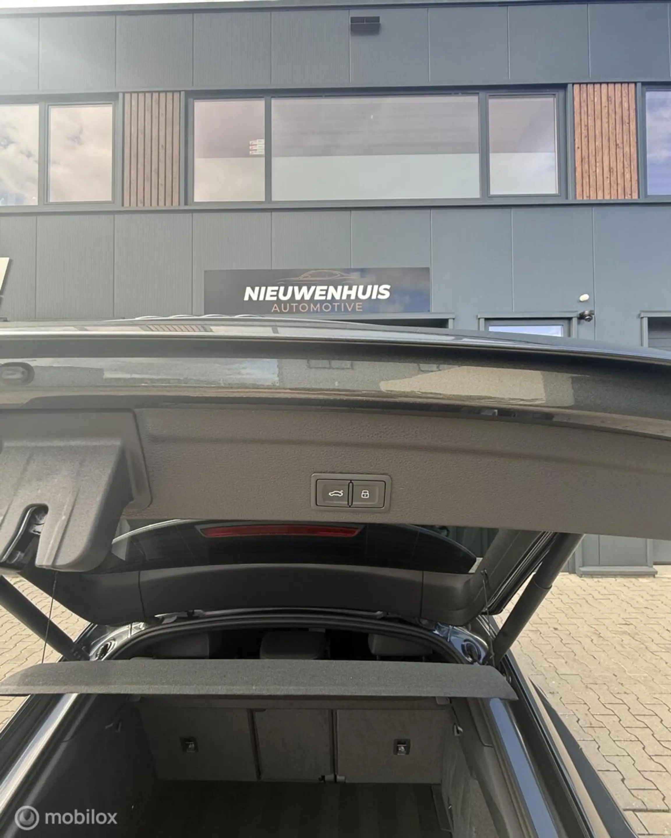 Audi Q3 Sportback 45 TFSI e S Edition Matrix l 360 l Pano — photo 27