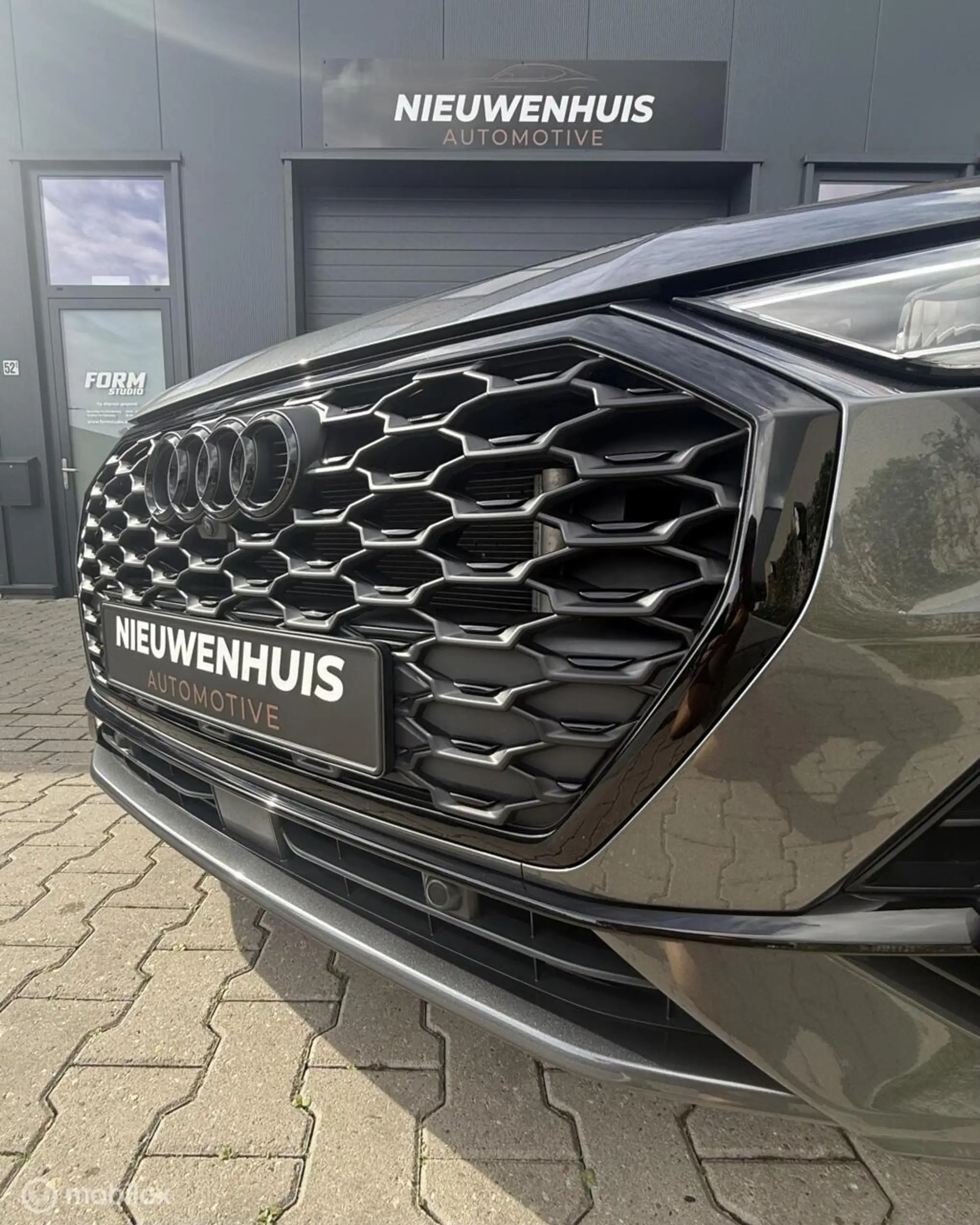 Audi Q3 Sportback 45 TFSI e S Edition Matrix l 360 l Pano — photo 17