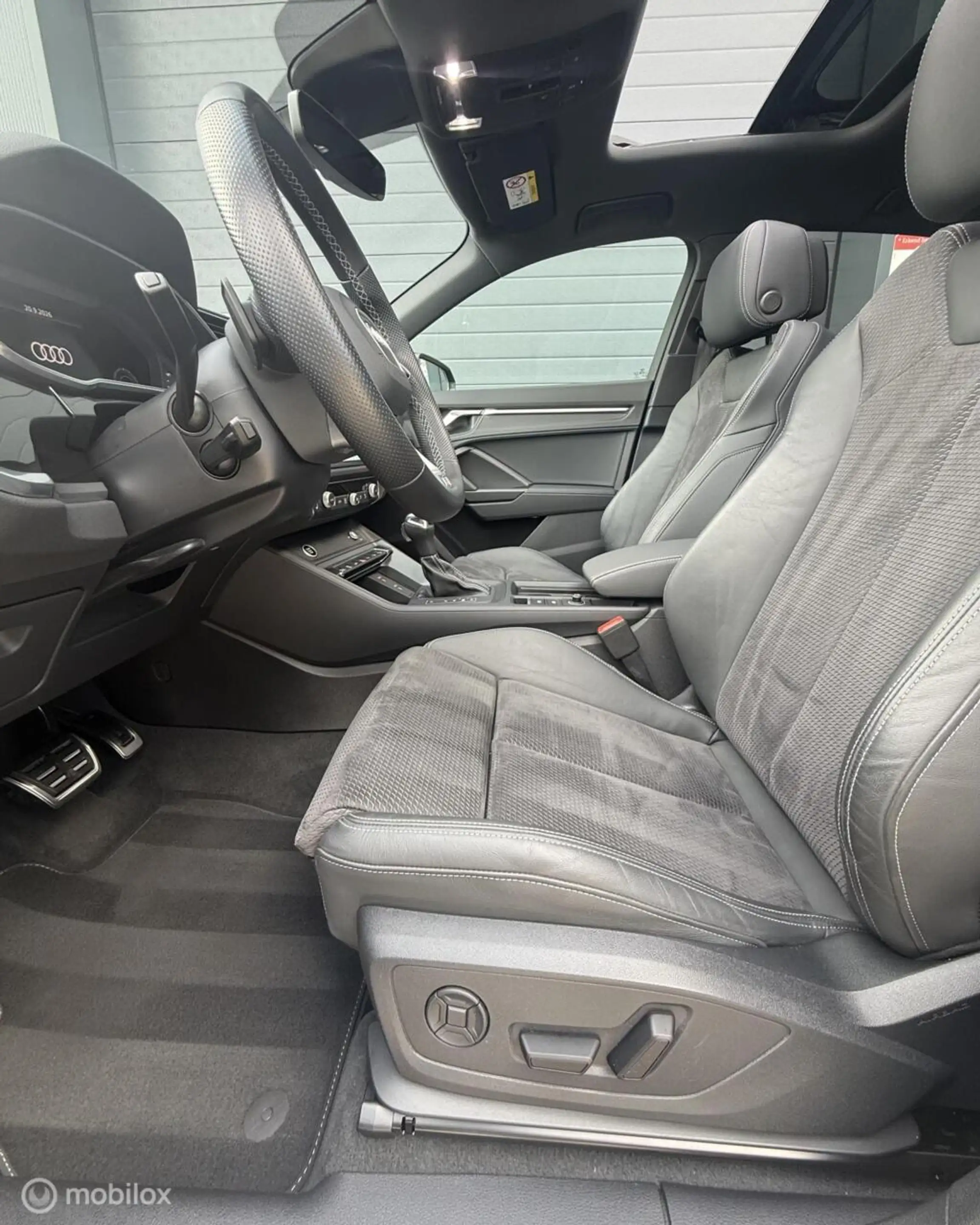 Audi Q3 Sportback 45 TFSI e S Edition Matrix l 360 l Pano — photo 4