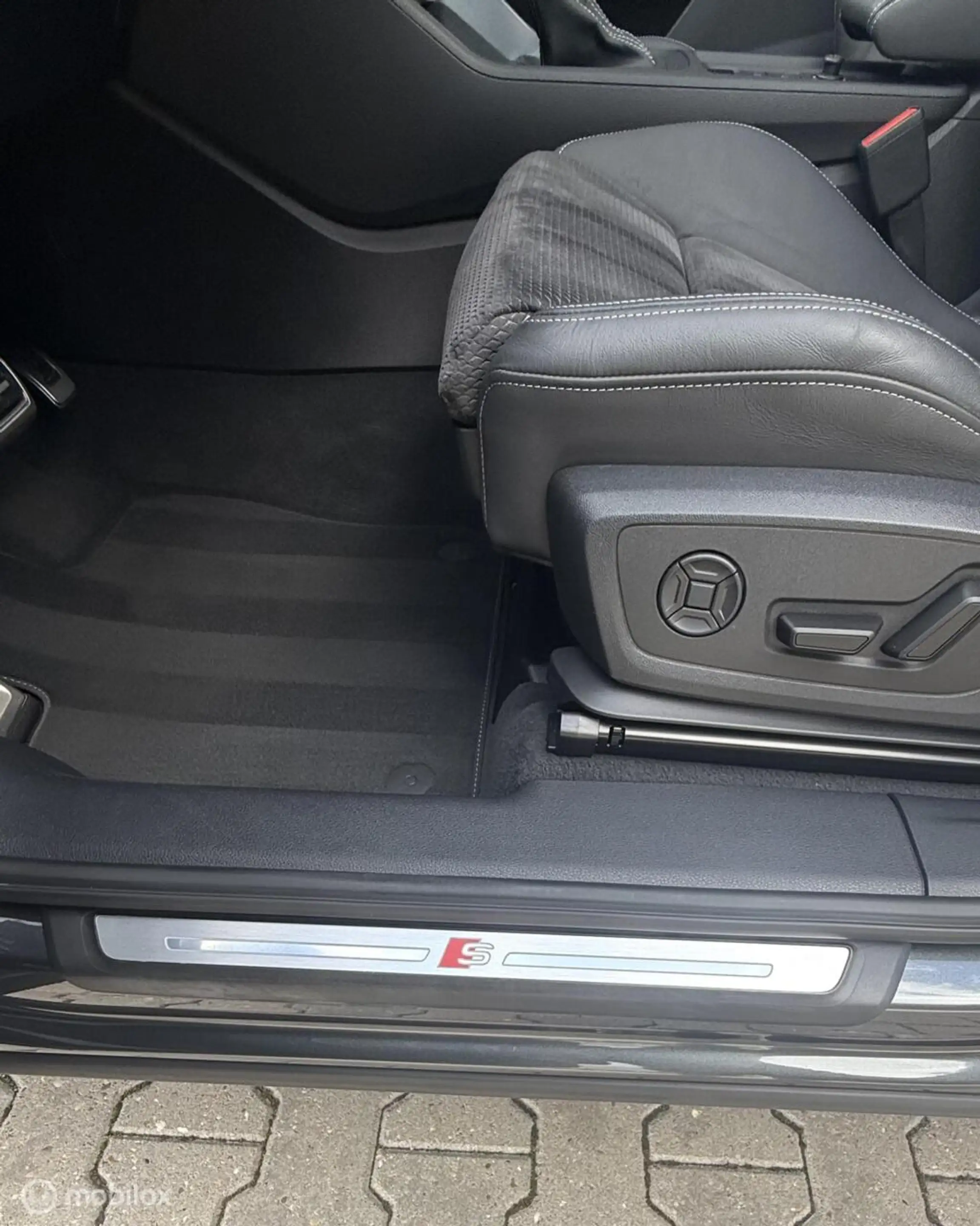 Audi Q3 Sportback 45 TFSI e S Edition Matrix l 360 l Pano — photo 15