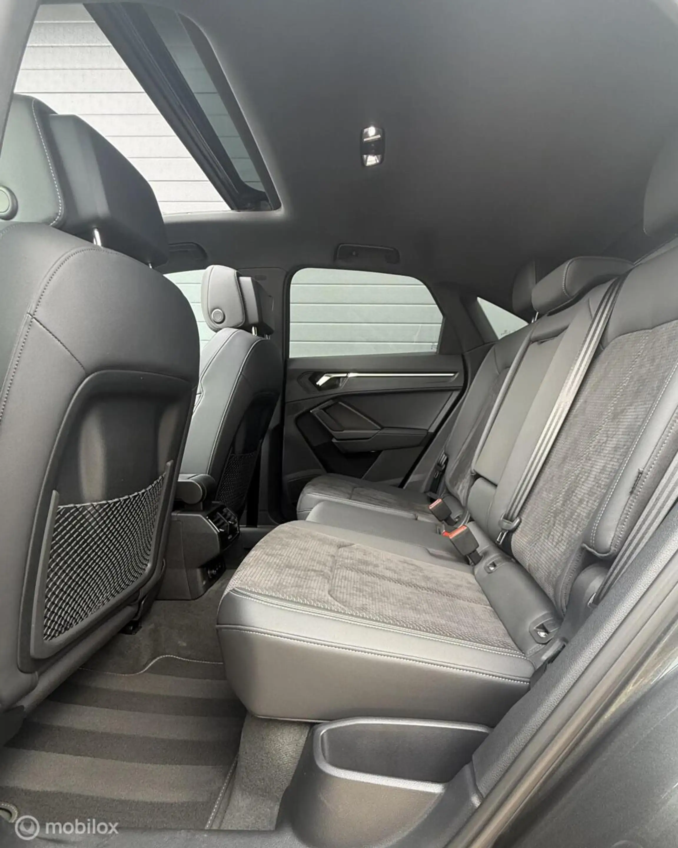 Audi Q3 Sportback 45 TFSI e S Edition Matrix l 360 l Pano — photo 11