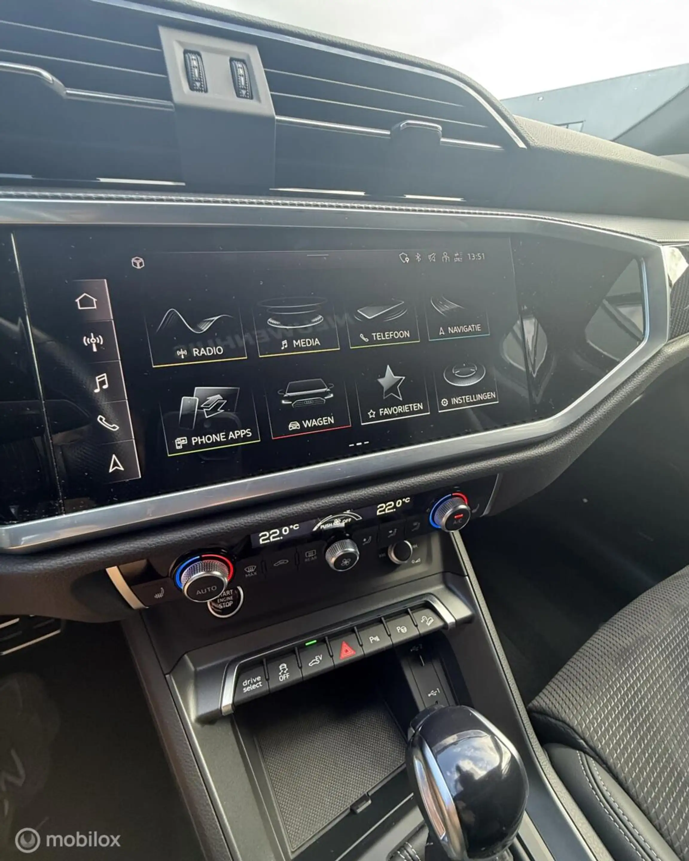 Audi Q3 Sportback 45 TFSI e S Edition Matrix l 360 l Pano — photo 32
