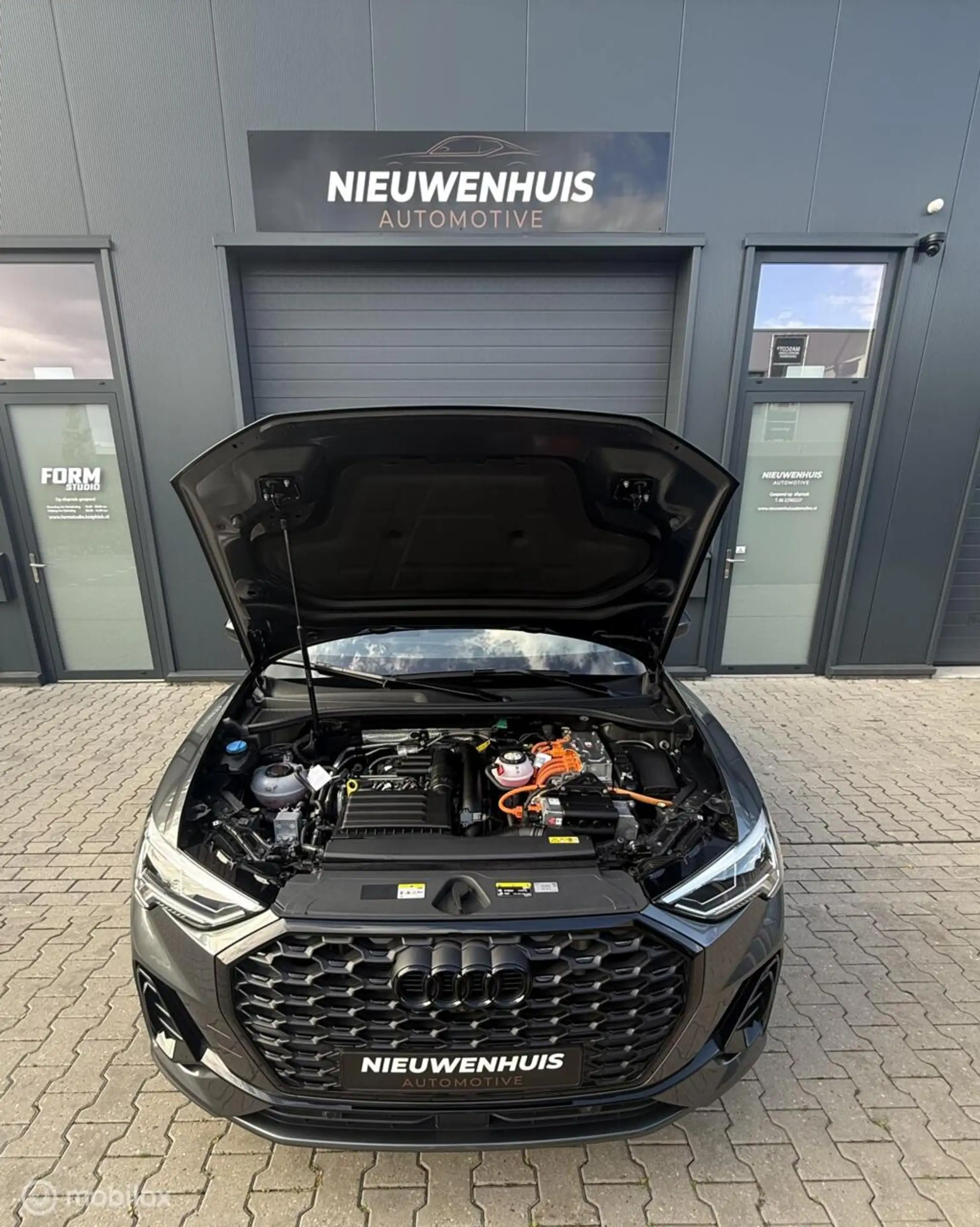 Audi Q3 Sportback 45 TFSI e S Edition Matrix l 360 l Pano — photo 30