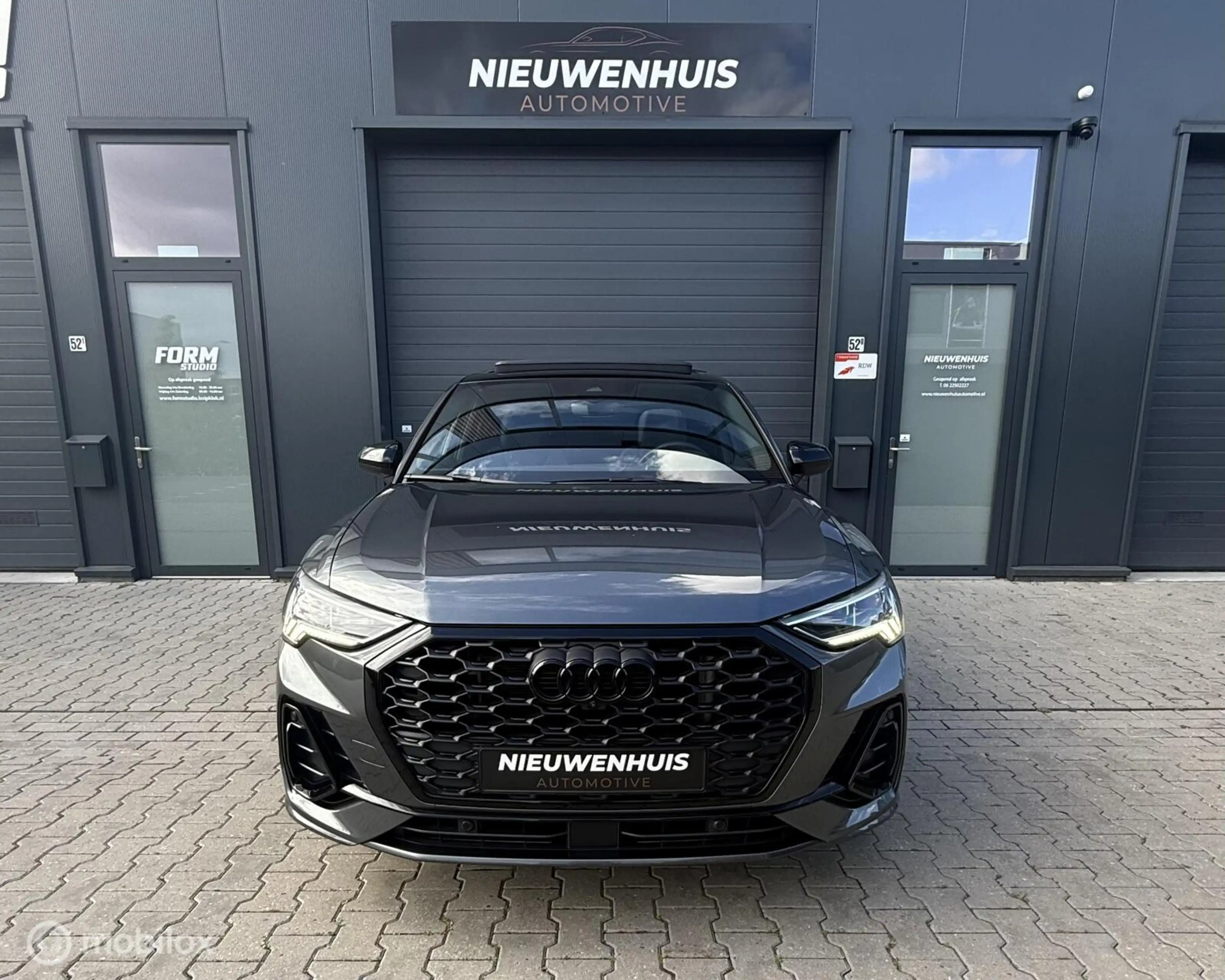 Audi Q3 Sportback 45 TFSI e S Edition Matrix l 360 l Pano — photo 7