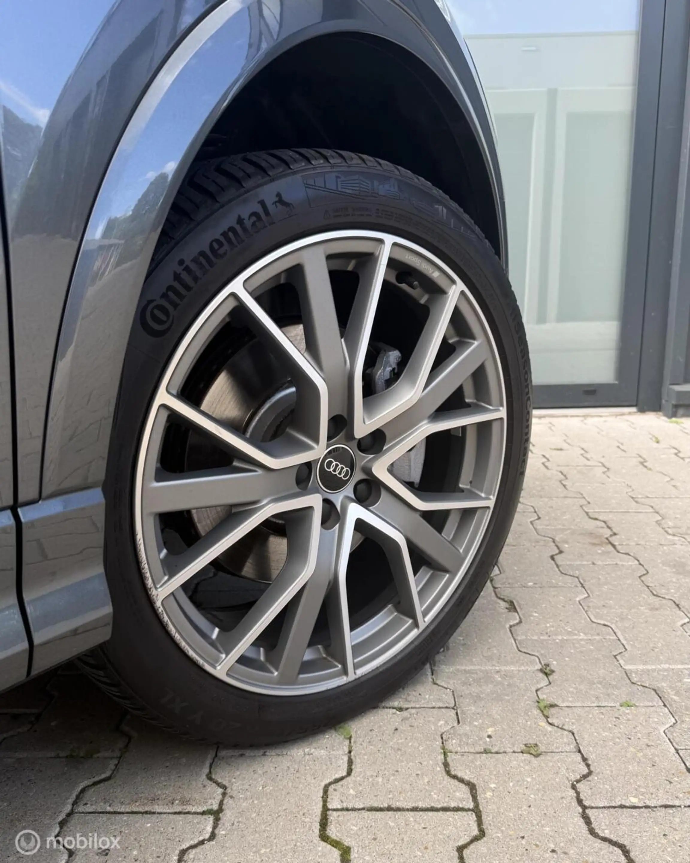 Audi Q3 Sportback 45 TFSI e S Edition Matrix l 360 l Pano — photo 31