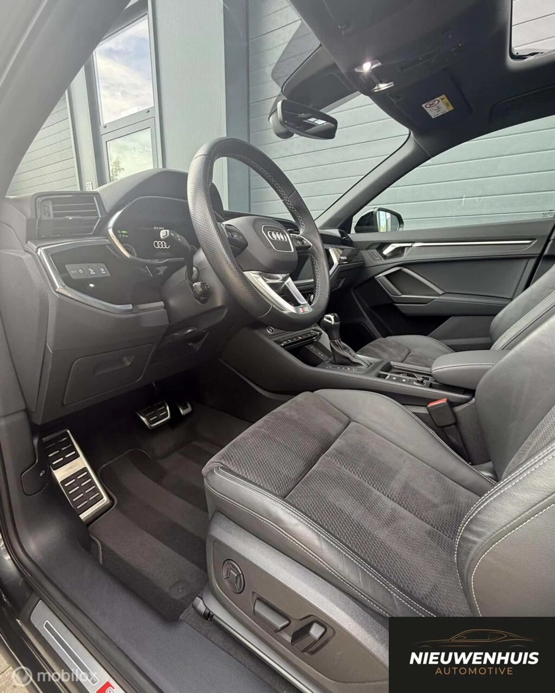 Audi Q3 Sportback 45 TFSI e S Edition Matrix l 360 l Pano — photo 3