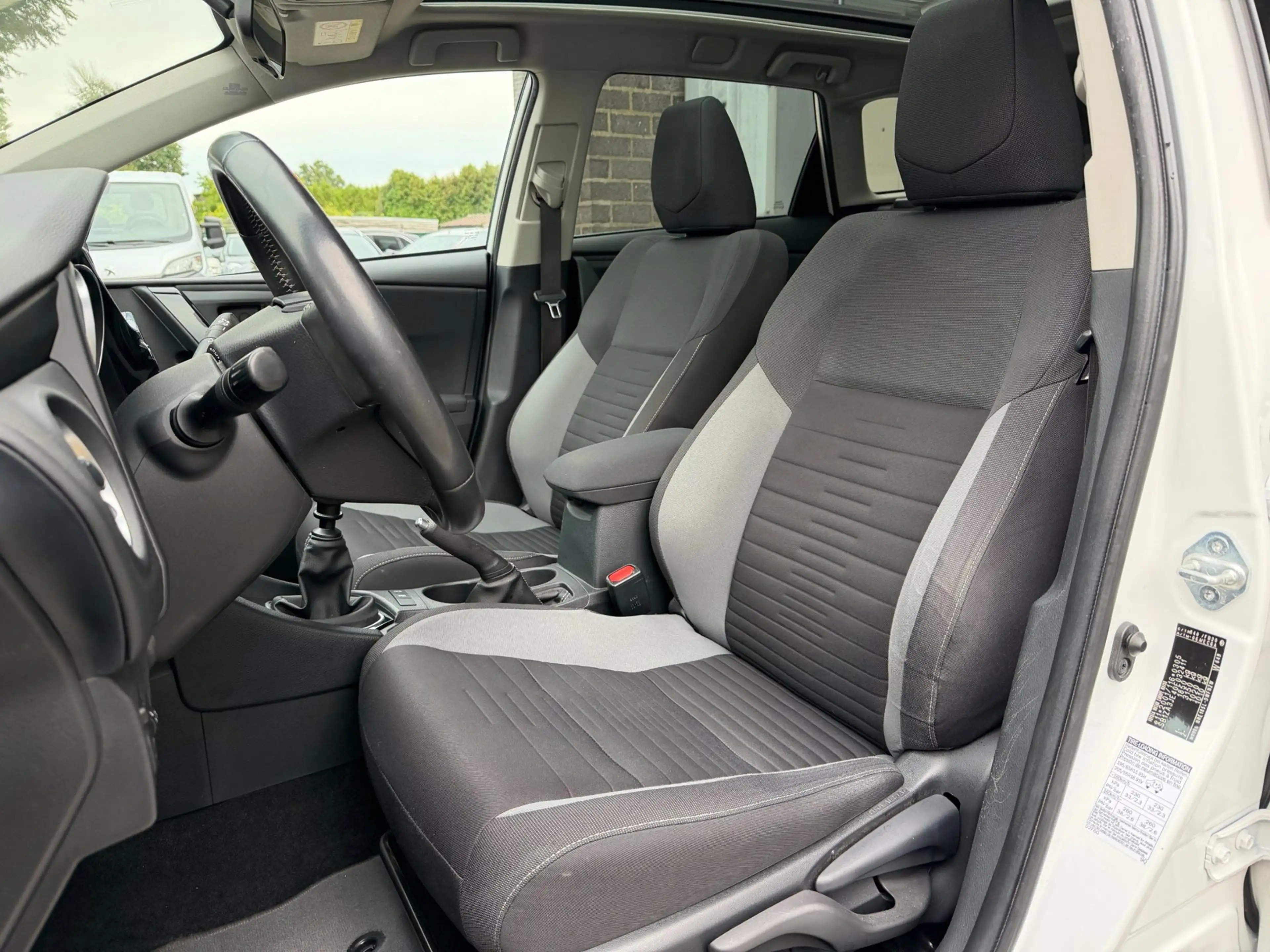 Toyota Auris Touring Sports 1.2T Dynamic |Pano|Trekhaak|Org NL — photo 12