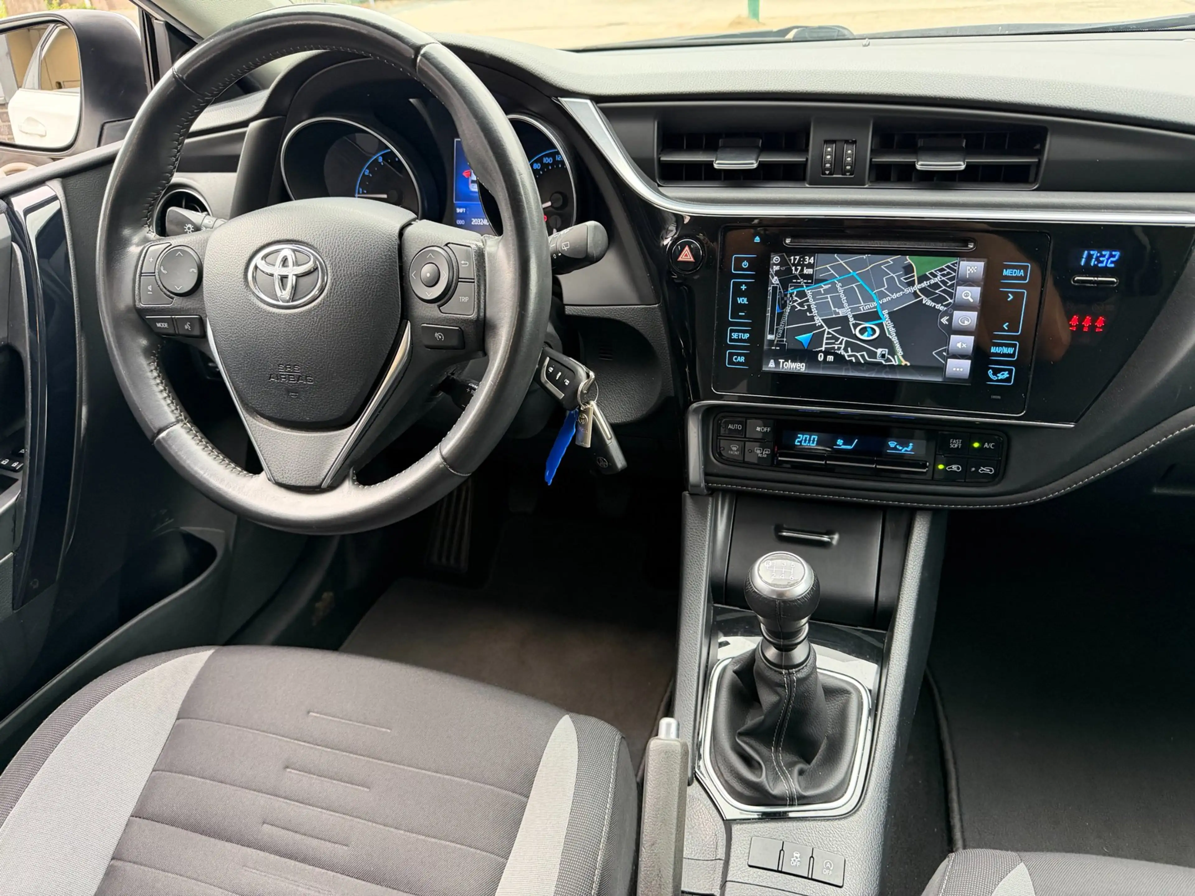Toyota Auris Touring Sports 1.2T Dynamic |Pano|Trekhaak|Org NL — photo 17