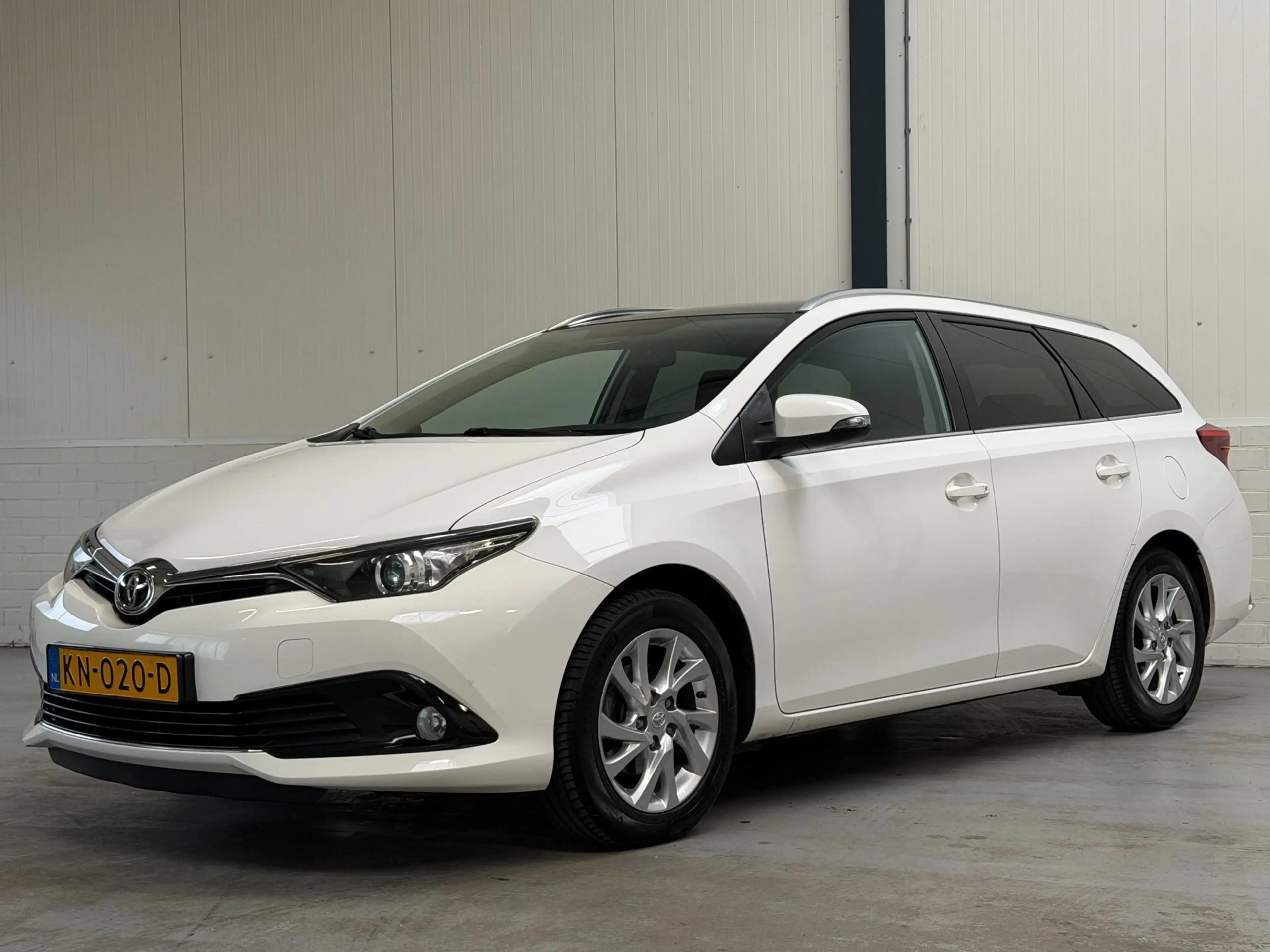 Toyota Auris Touring Sports 1.2T Dynamic |Pano|Trekhaak|Org NL — photo 2