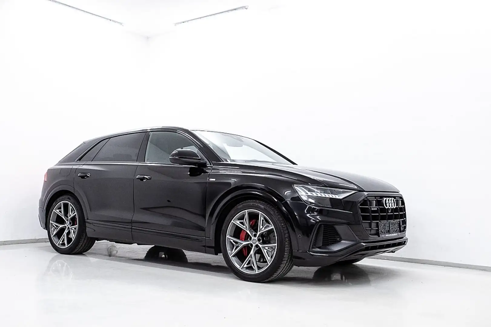 Audi Q8 55 TFSI e PHEV quattro Schwarz - 2