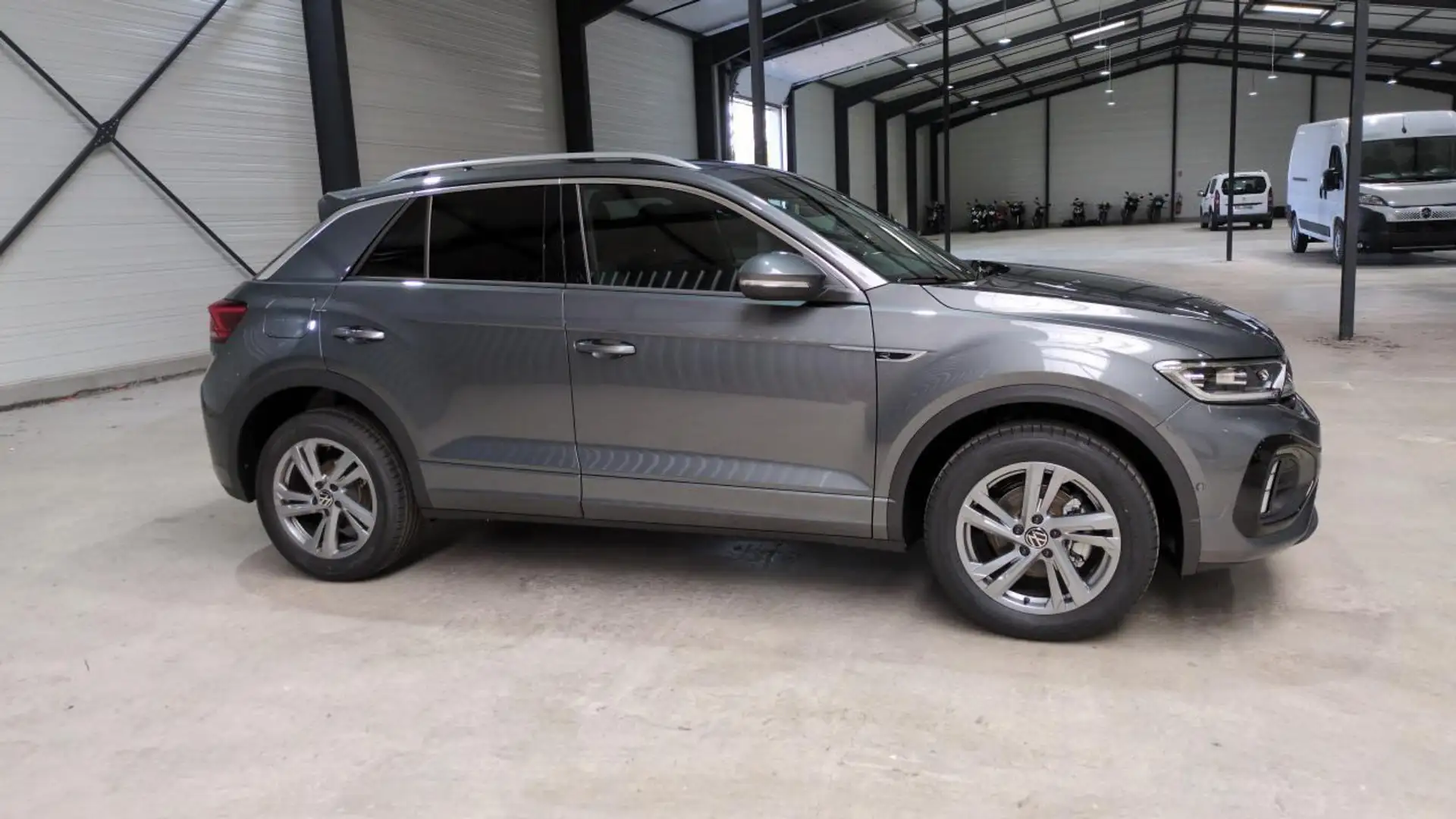 Volkswagen T-Roc 1.5 TSI EVO2 150 Start/Stop DSG7 R-Line Edition Gris - 2