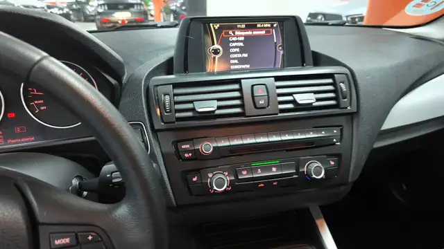 BMW 1 Series view 22