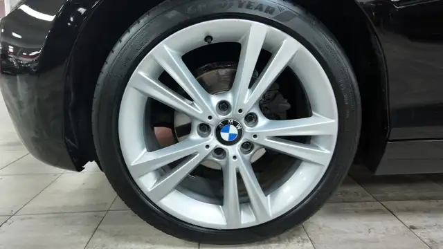 BMW 1 Series view 11