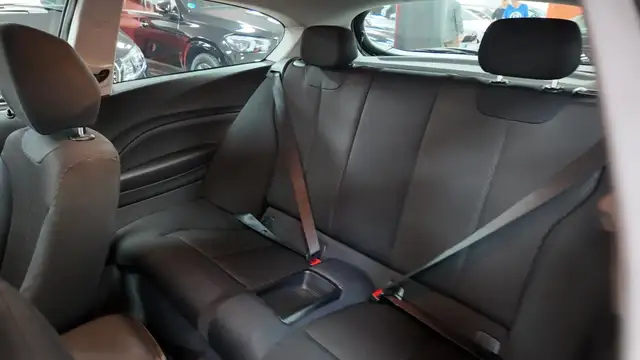 BMW 1 Series view 28