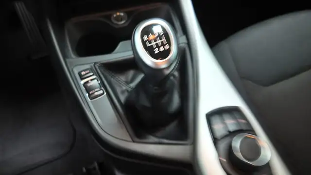 BMW 1 Series view 27