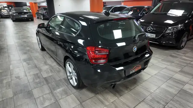 BMW 1 Series view 4