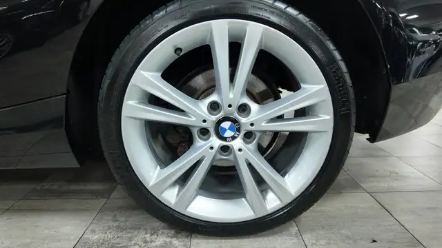 BMW 1 Series view 12