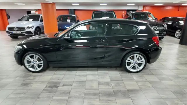 BMW 1 Series view 3