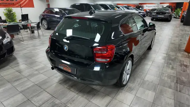 BMW 1 Series view 6