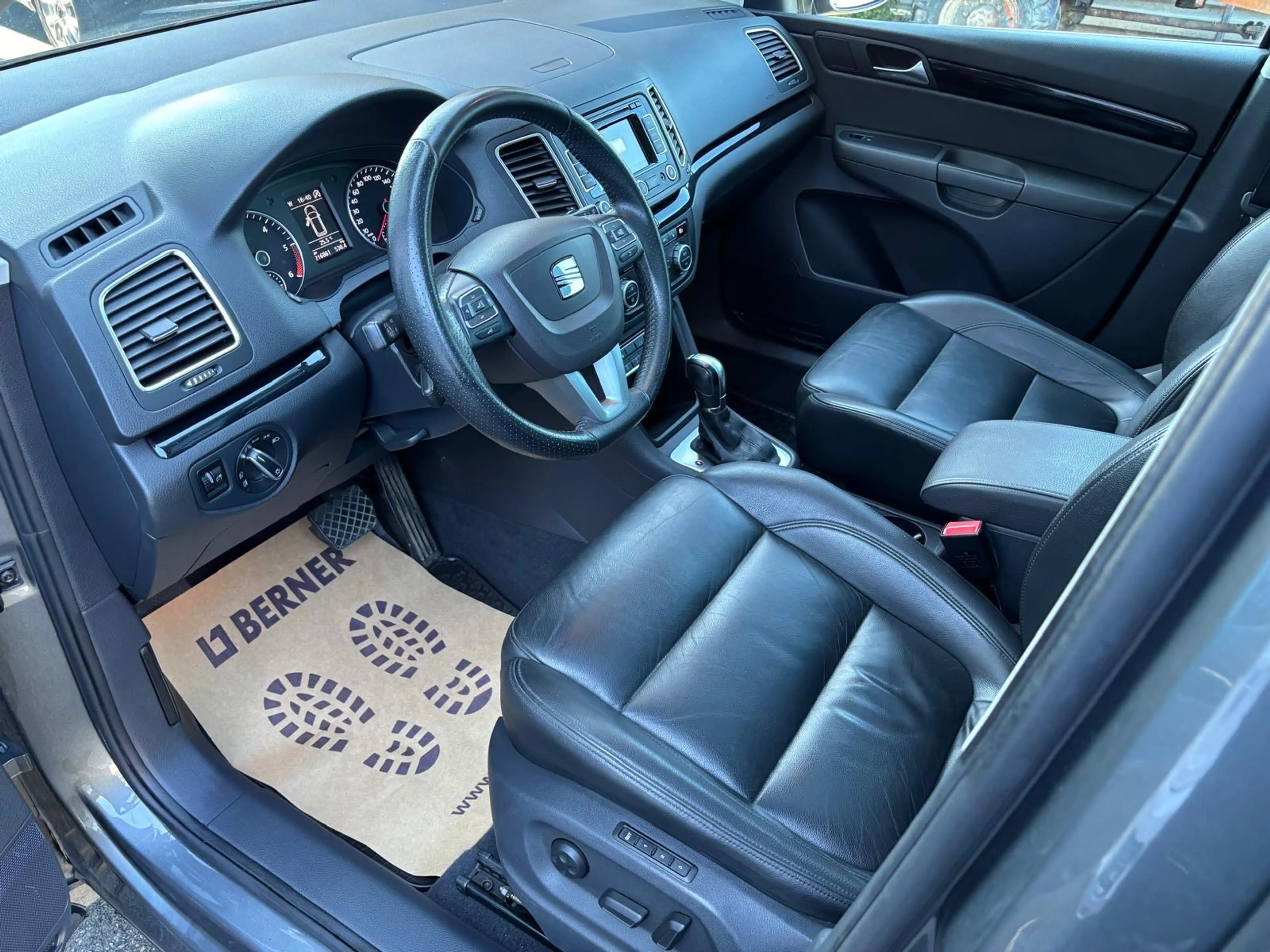 SEAT Alhambra 2,0 TDI CR DSG Style — photo 8