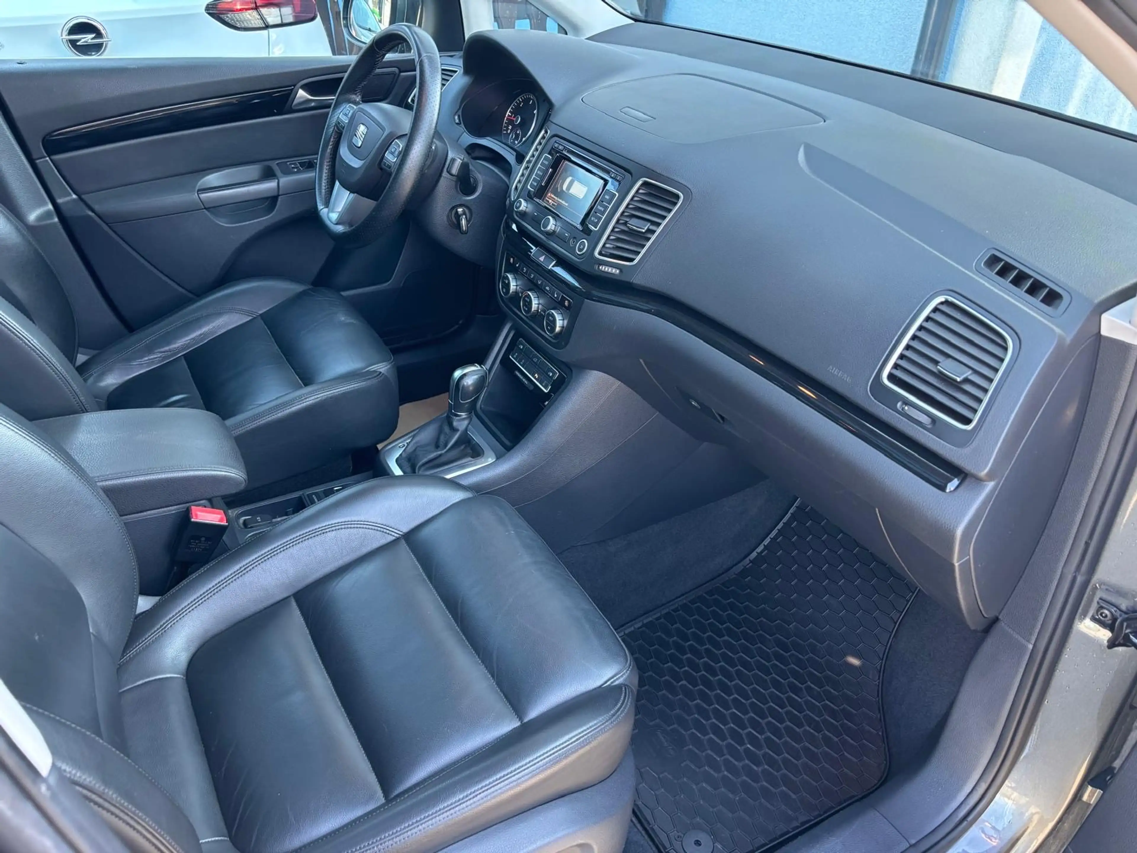 SEAT Alhambra 2,0 TDI CR DSG Style — photo 15