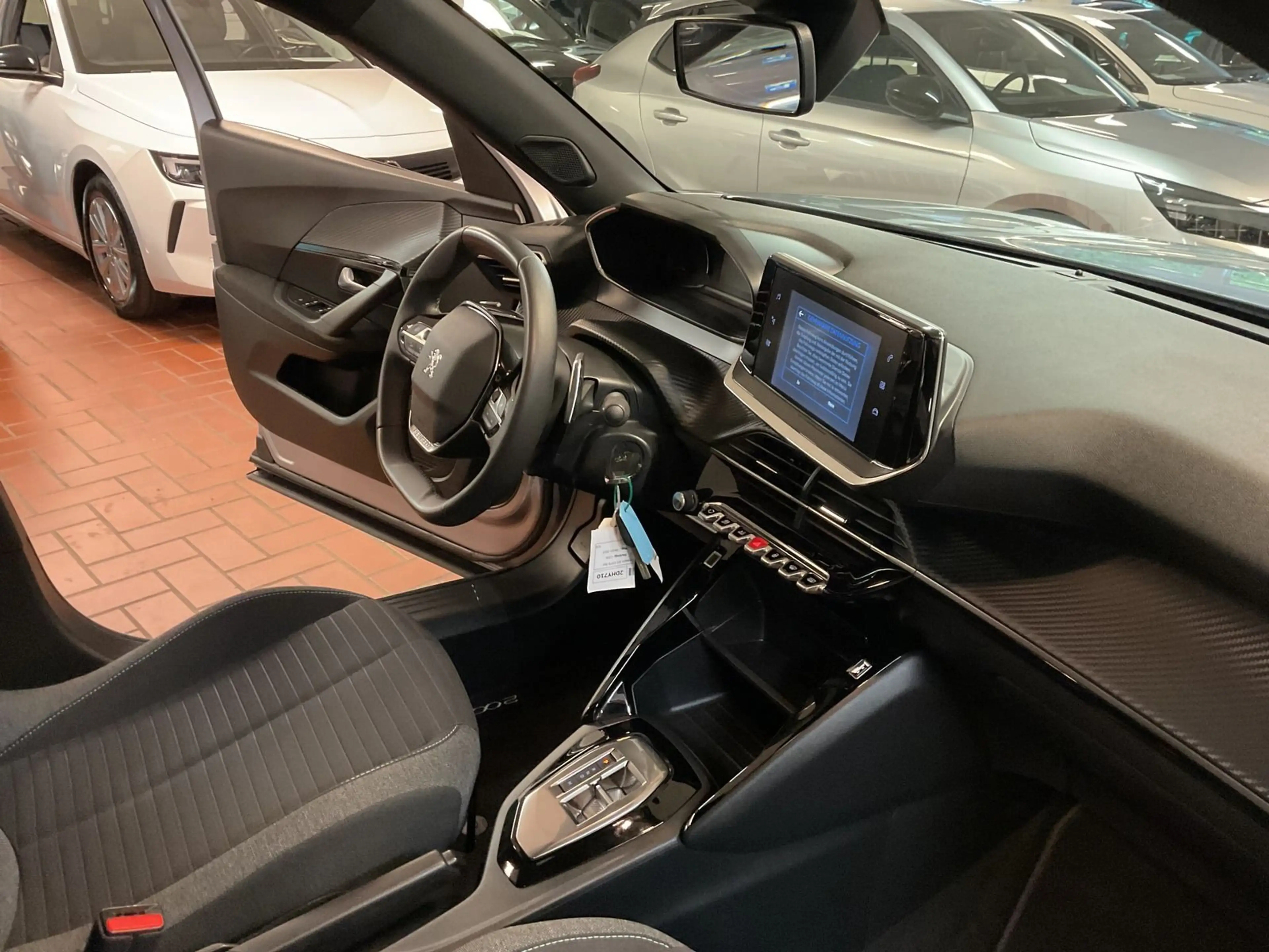 Peugeot 2008 Puretech STYLE LED,Navi,Kamera — photo 13