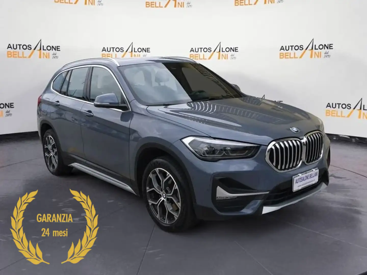 BMW X1 X1 sDrive18i xLine Grijs - 1