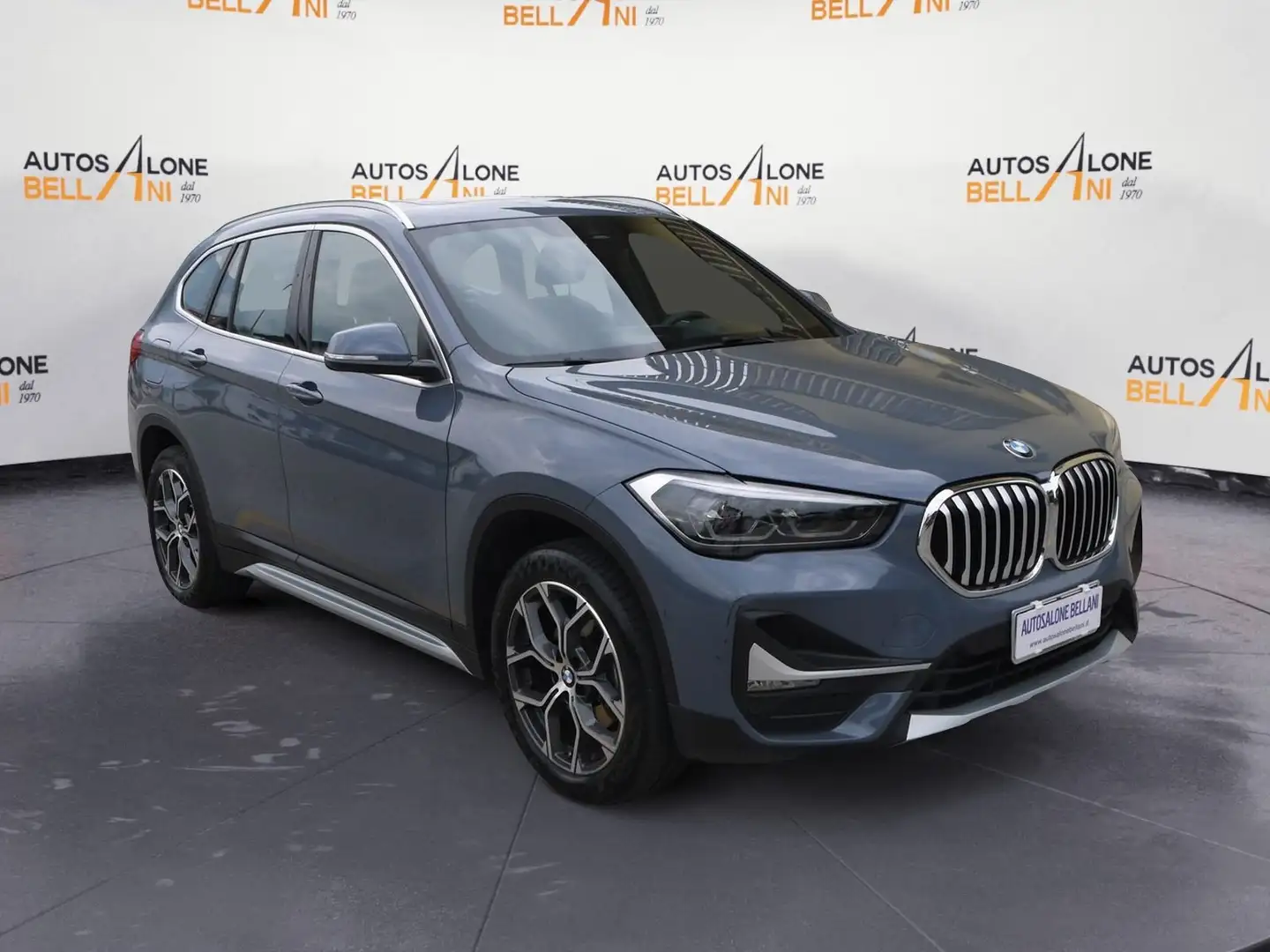 BMW X1 X1 sDrive18i xLine Gris - 1