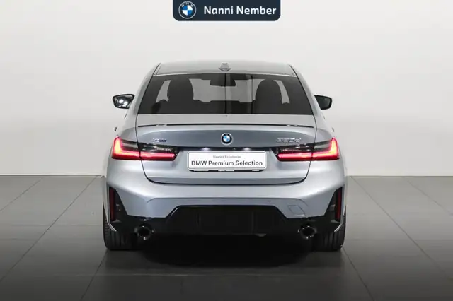 BMW 3 Series view 4