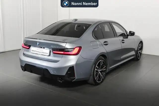 BMW 3 Series view 3