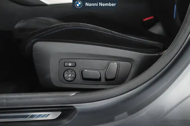 BMW 3 Series view 15