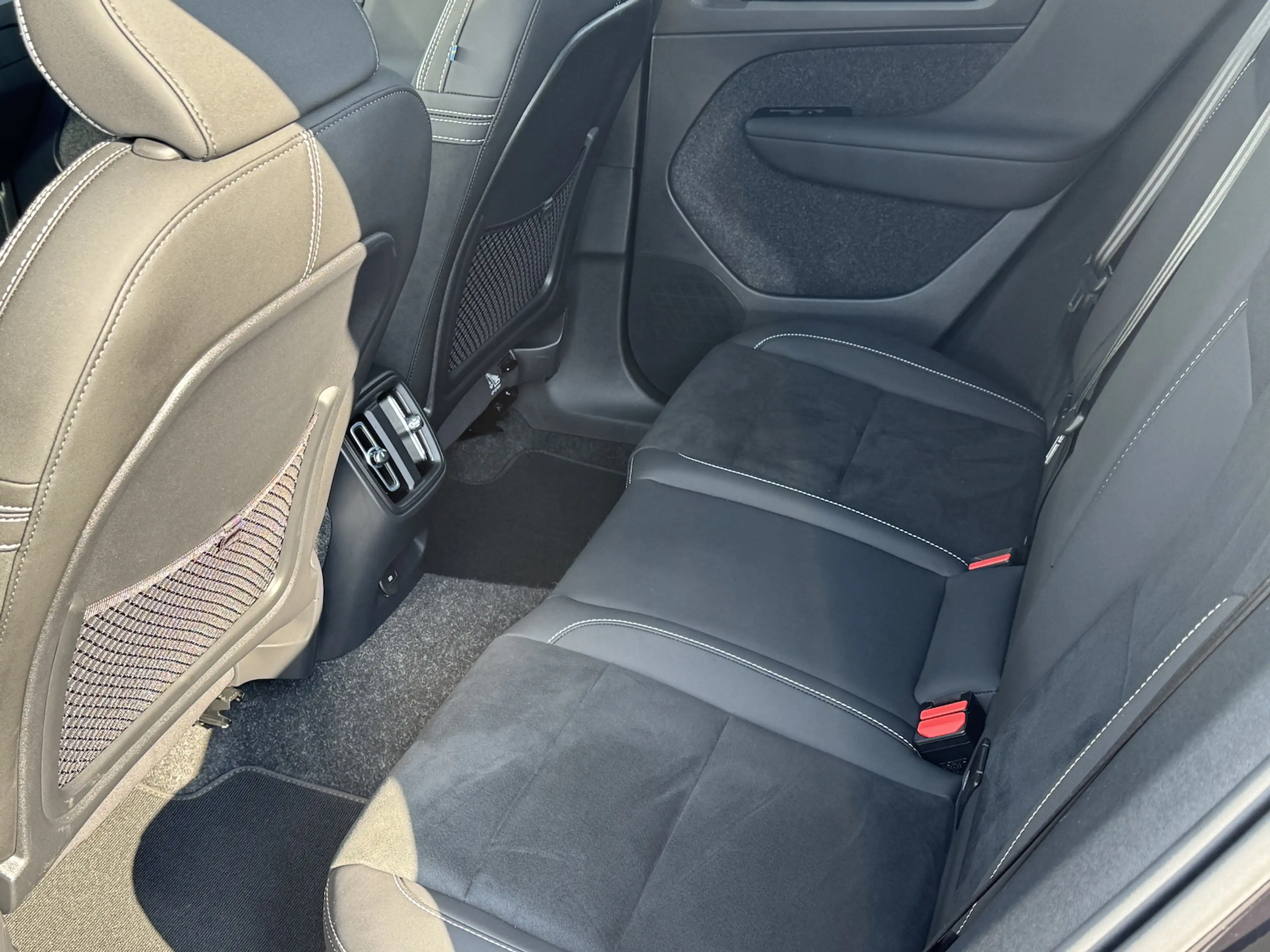 Volvo EX40 Single*Plus Dark*Ex.R.*NP 67.240*82kWh*AHK — photo 9