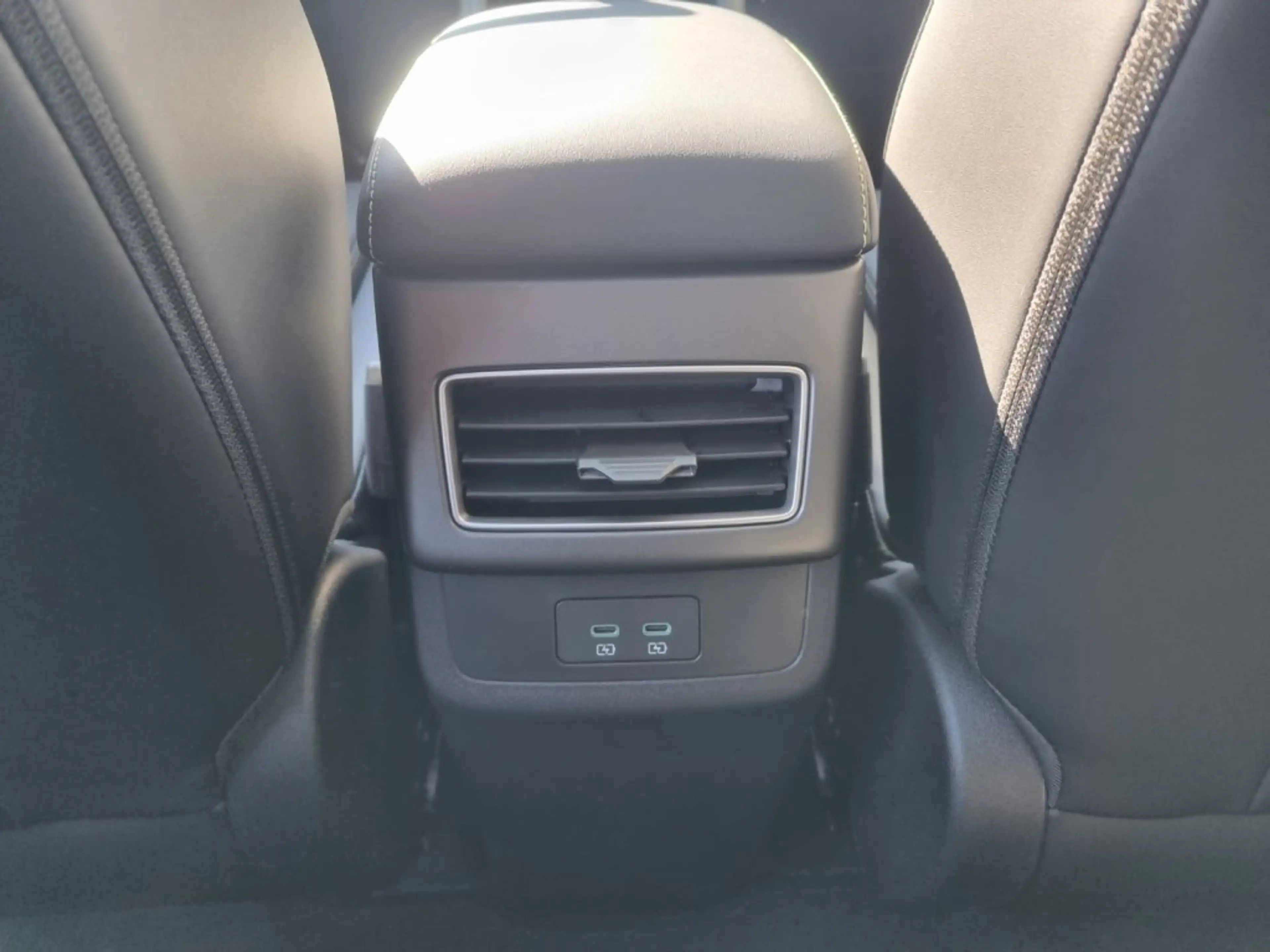 BYD Atto 2 DM-i Boost — photo 15