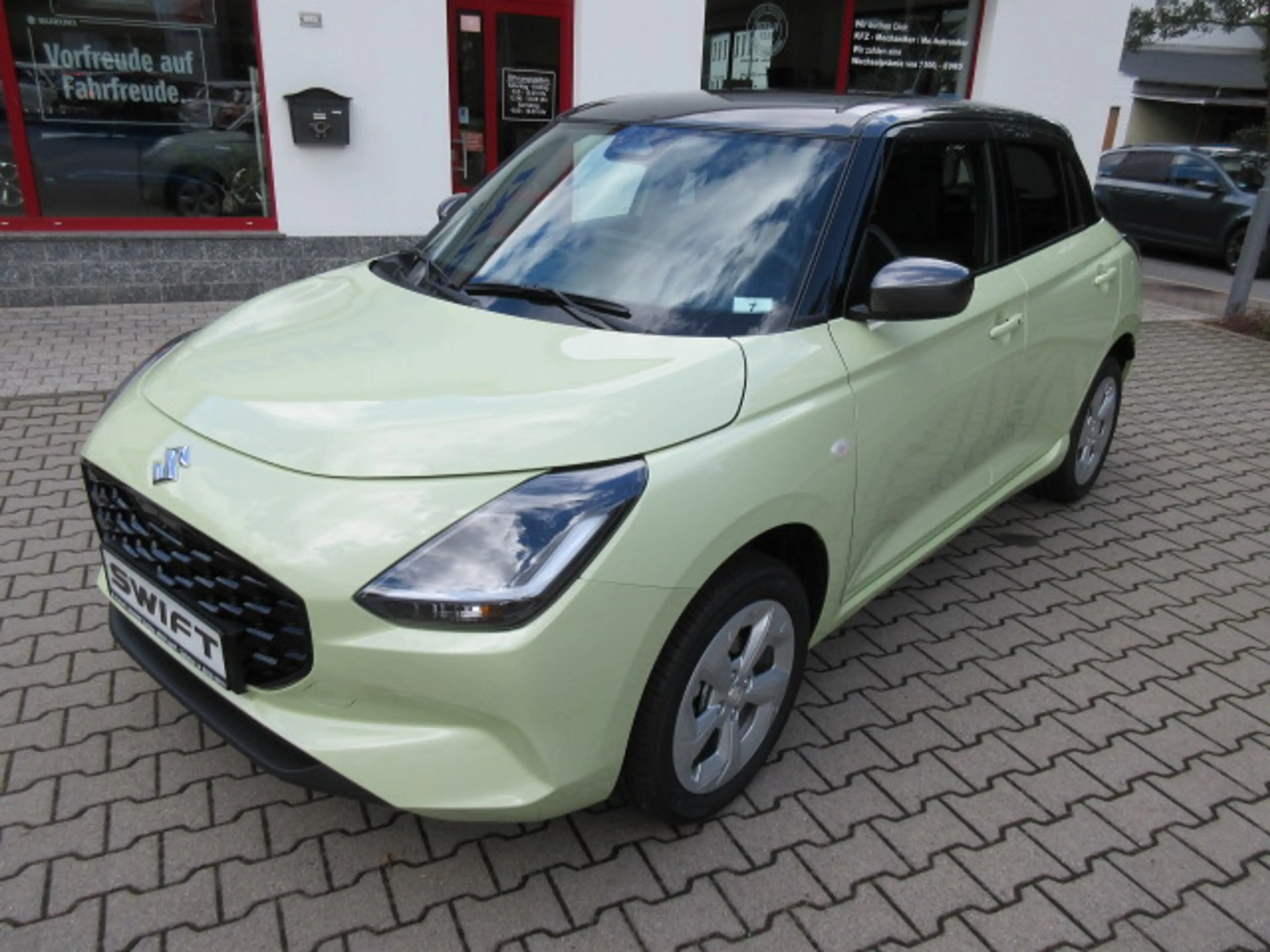 Suzuki Swift 1.2 Hybrid Allgrip MT Comfort — photo 2