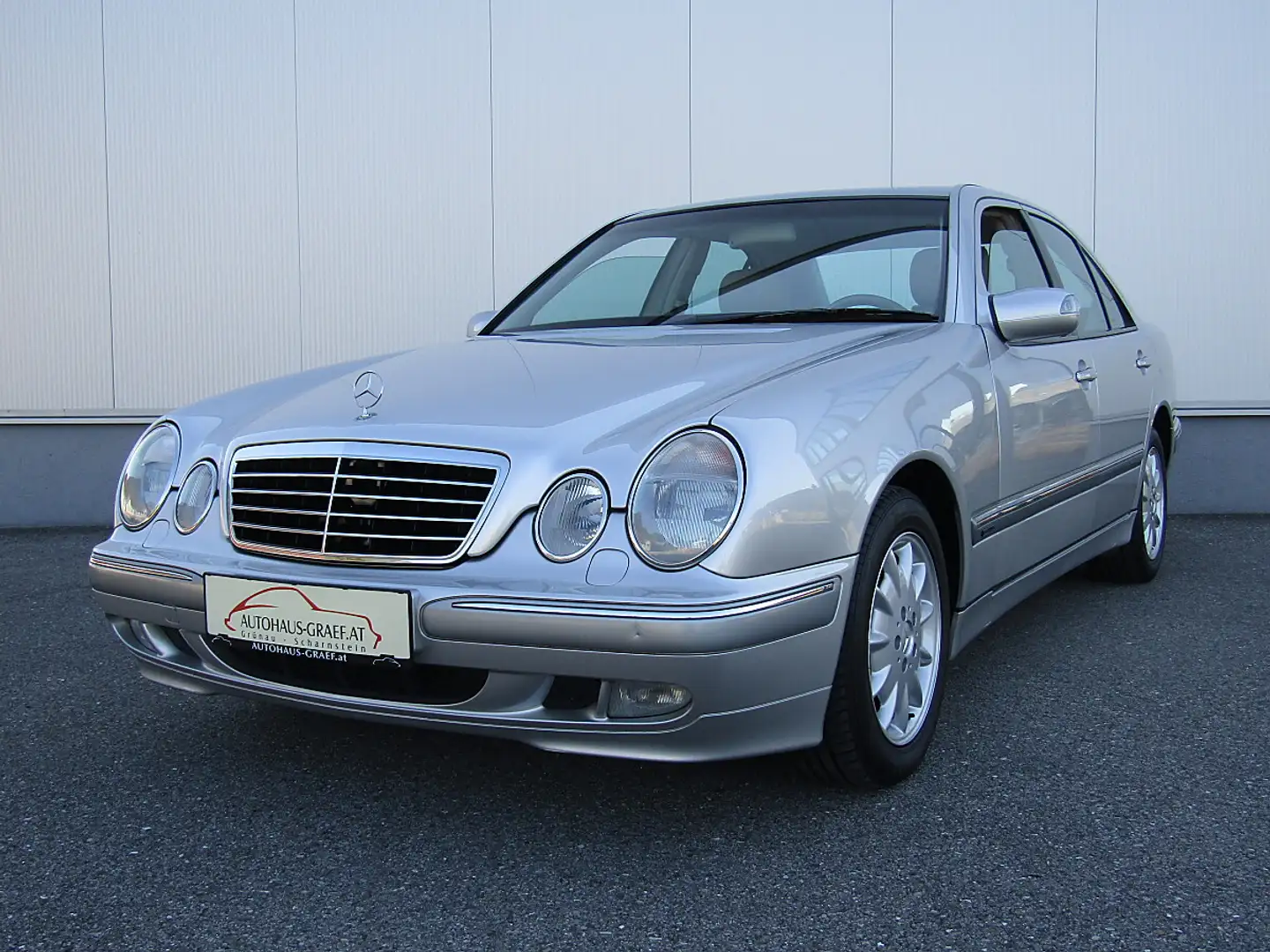 Mercedes-Benz E 220 Elegance CDI Silber - 1