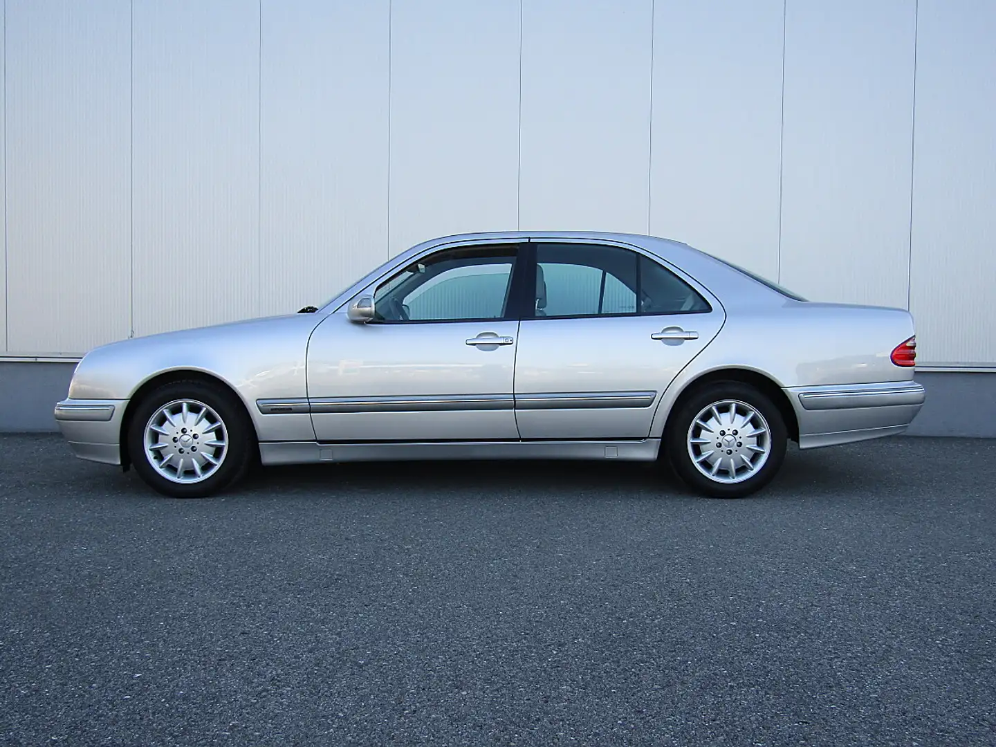 Mercedes-Benz E 220 Elegance CDI Silber - 2