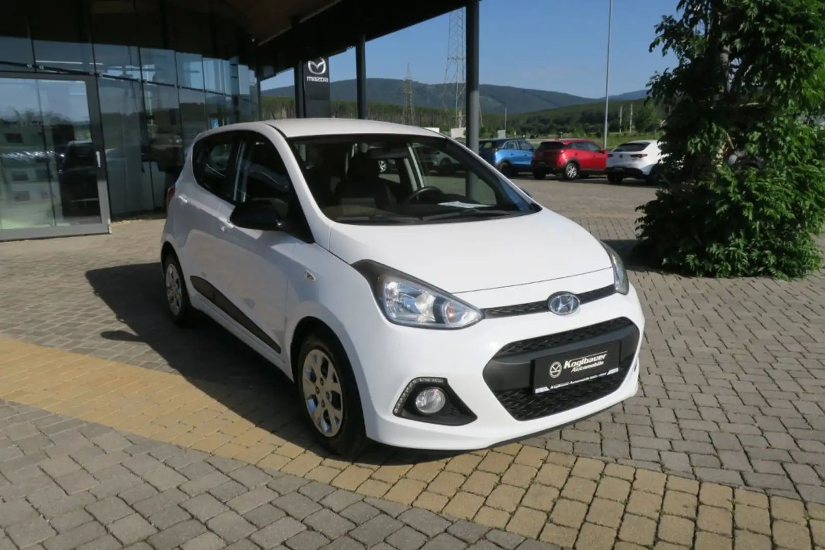 Hyundai i10 Black Line 1,0 MT 310m Weiß - 2