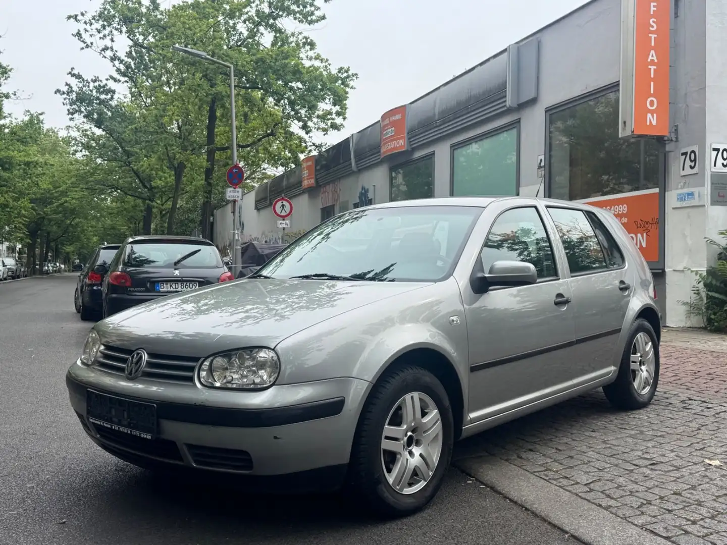 Volkswagen Golf 1.4 COMFORTLINE KLIMA RADIO Сірий - 2