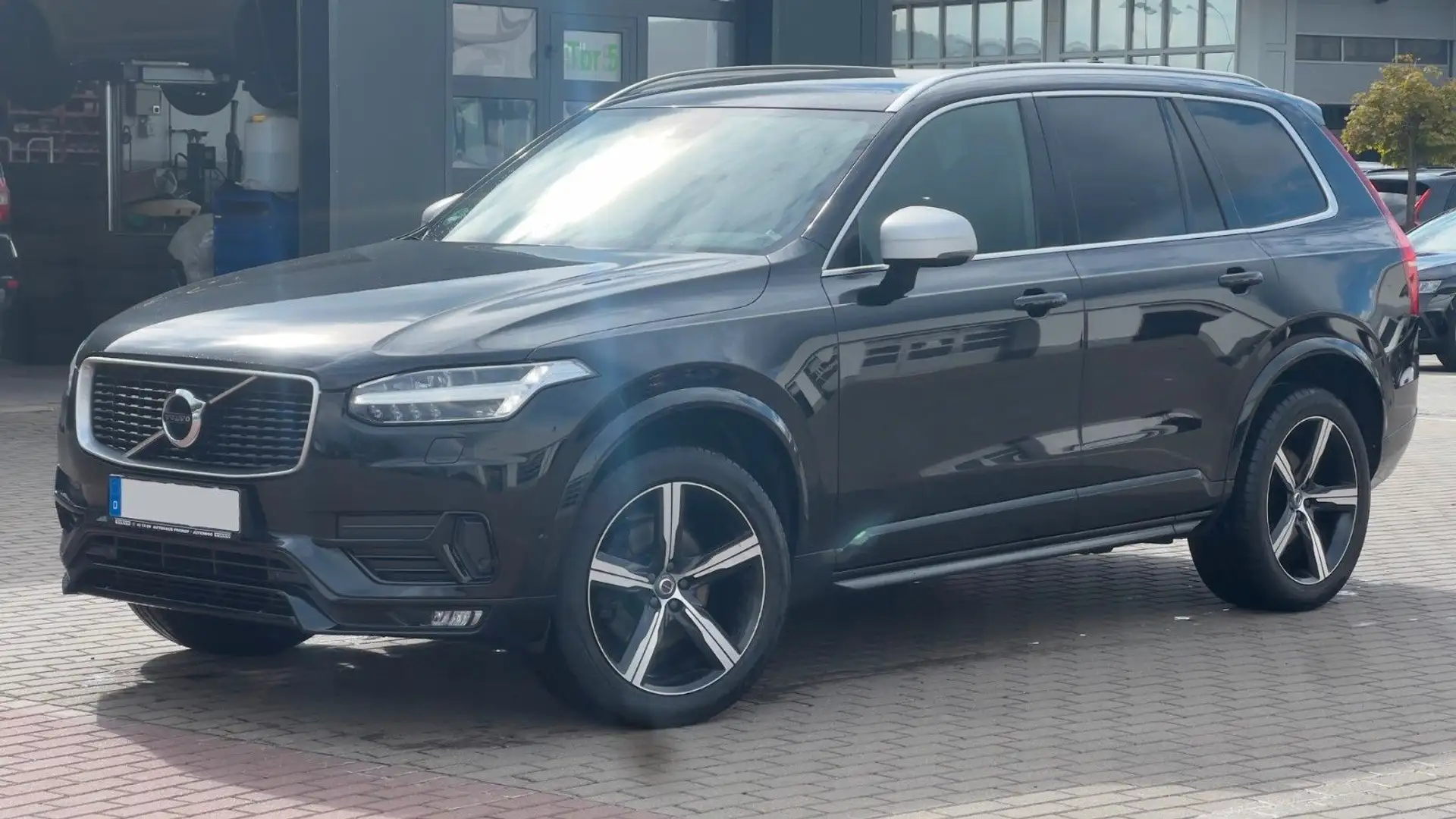 Volvo XC90 D5 R-Design*LED*LUFT*CAM*7Sitze Zwart - 1