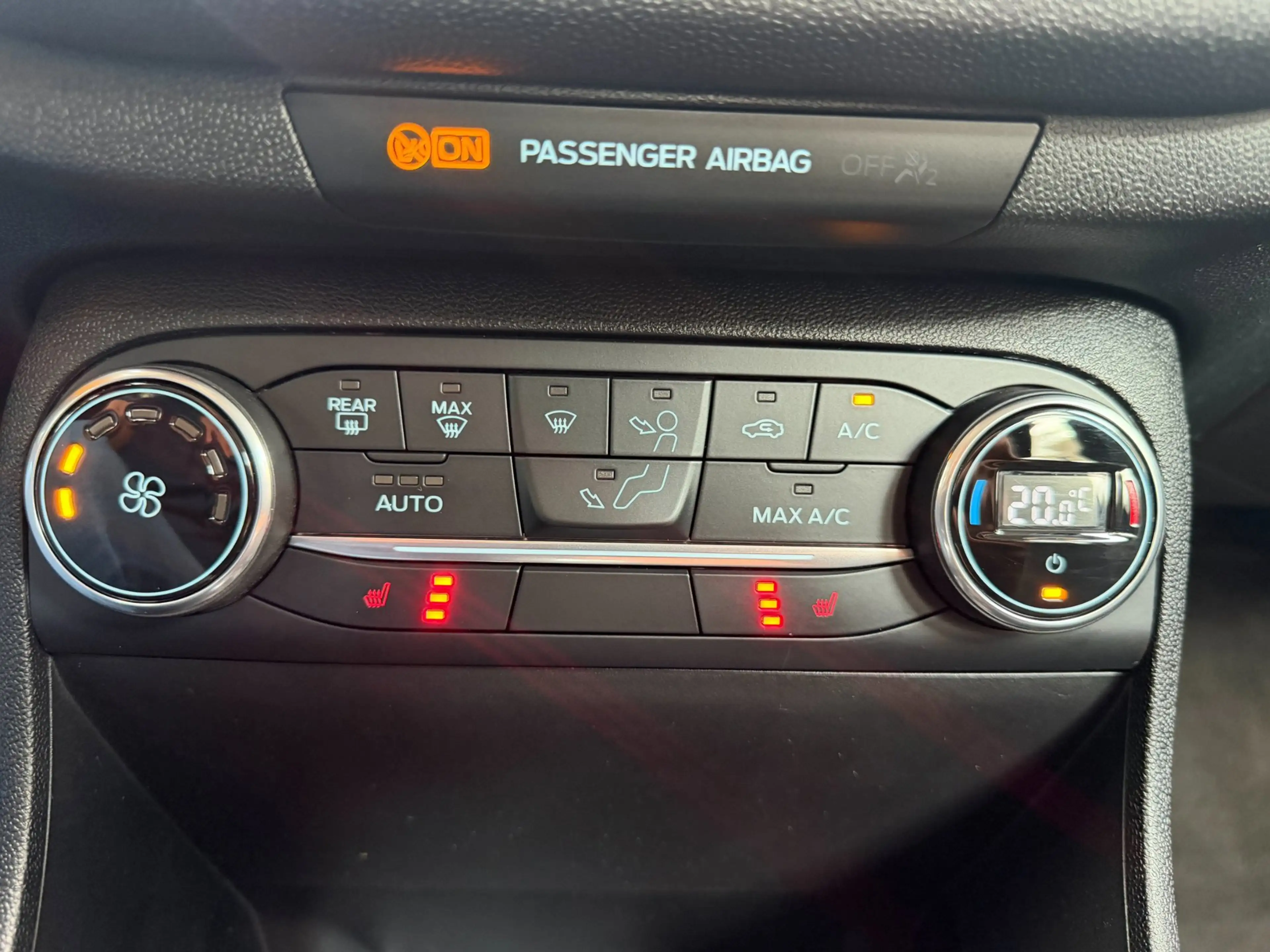 Ford Fiesta 1.0 EcoBoost Titanium, Automaat, Carplay, Clima, C — photo 16