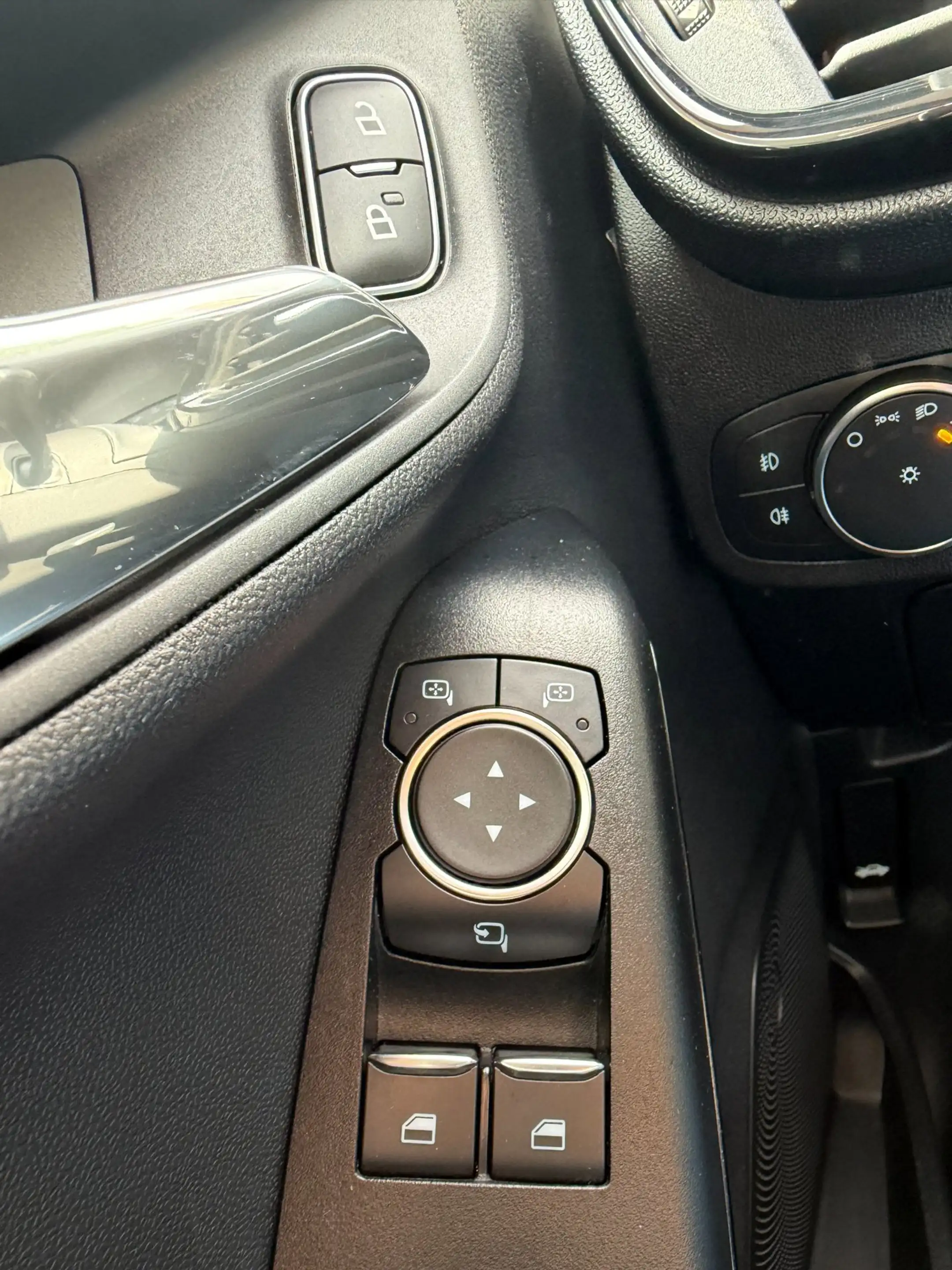 Ford Fiesta 1.0 EcoBoost Titanium, Automaat, Carplay, Clima, C — photo 18