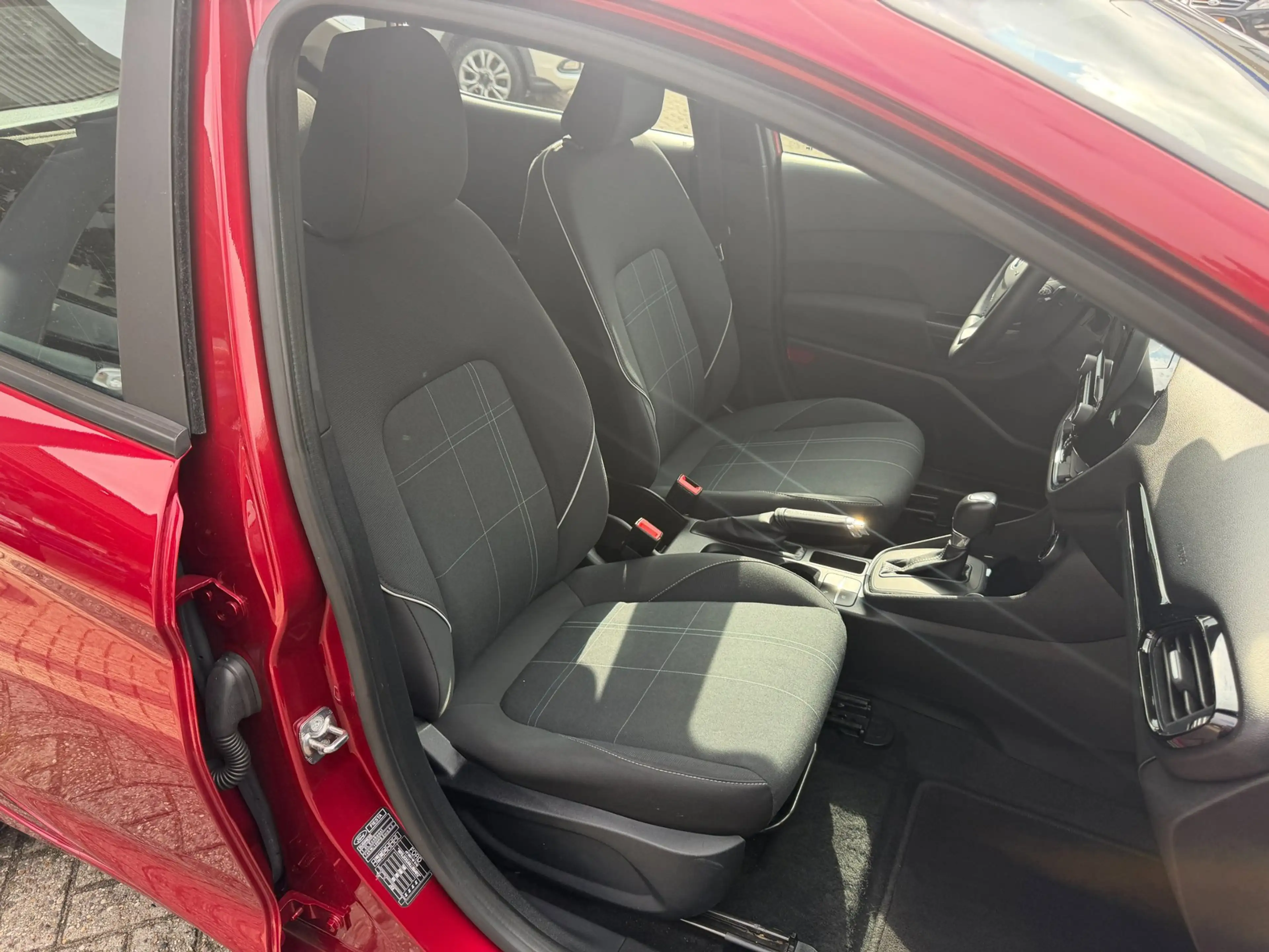 Ford Fiesta 1.0 EcoBoost Titanium, Automaat, Carplay, Clima, C — photo 12